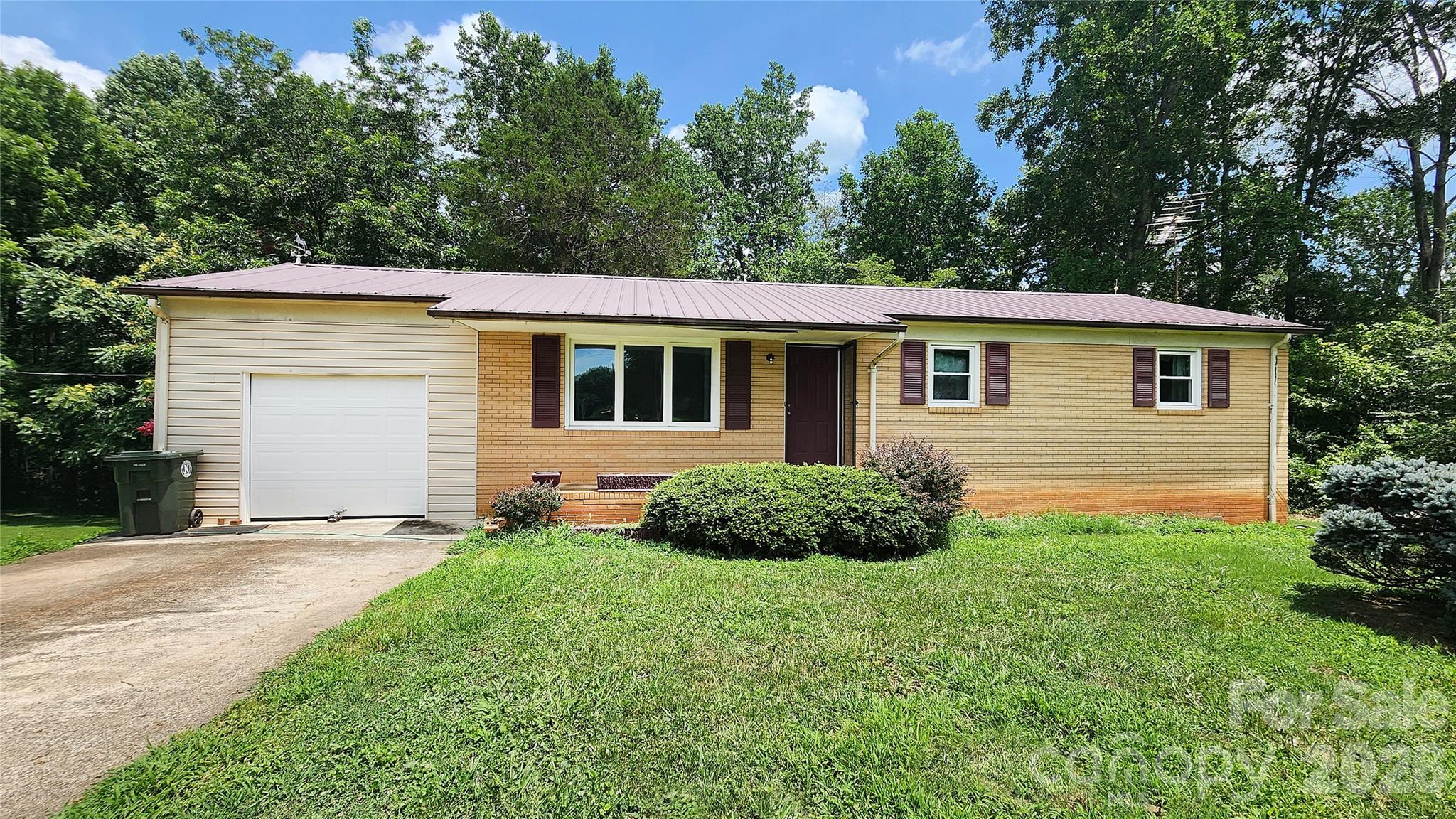 1026 Quail Hill Avenue Property Photo 1