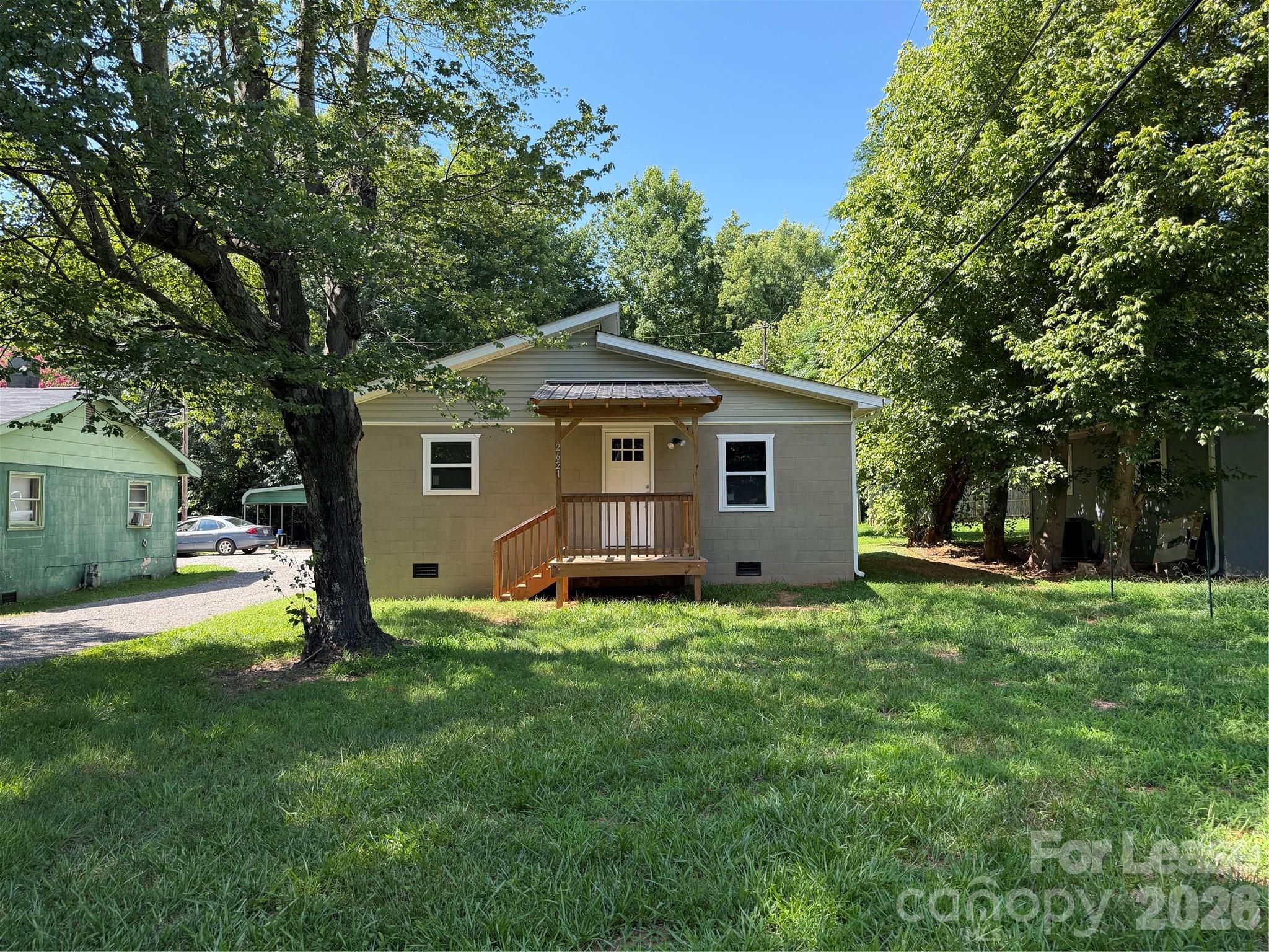 2621 E Greenbriar Road Property Photo 1