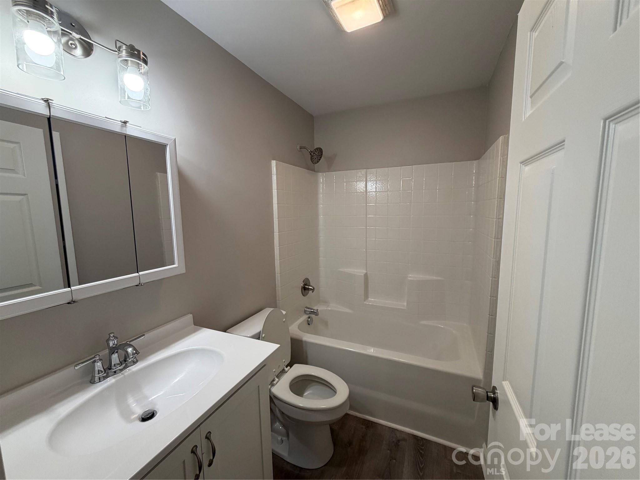 2621 E Greenbriar Road Property Photo 10
