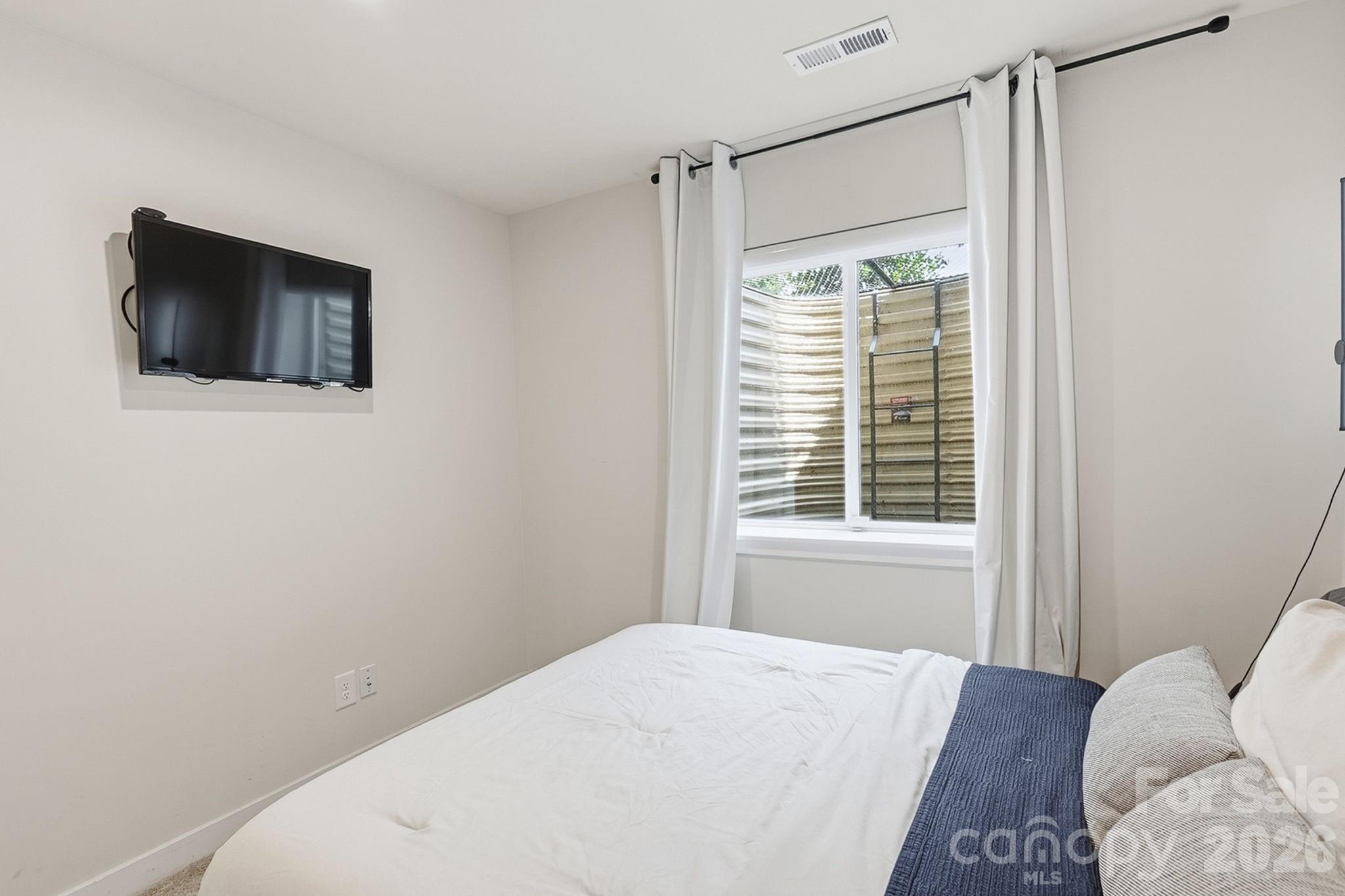 1063 Simcoe Lane Property Photo 32