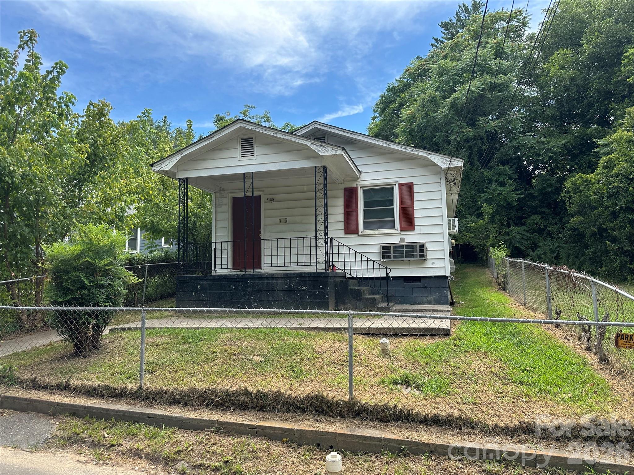 705 N Logan Street Property Photo 1