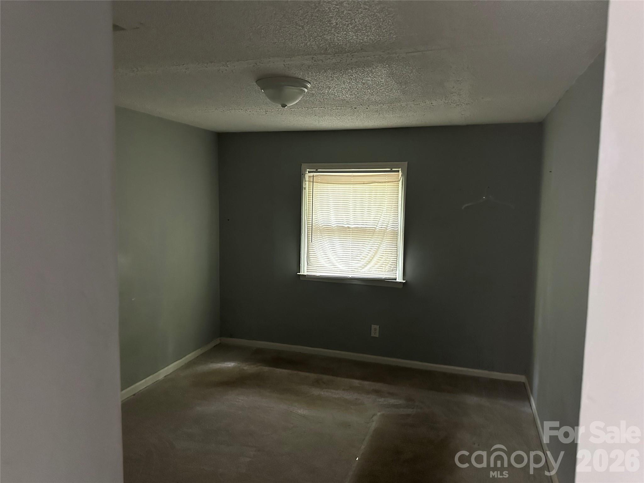705 N Logan Street Property Photo 7