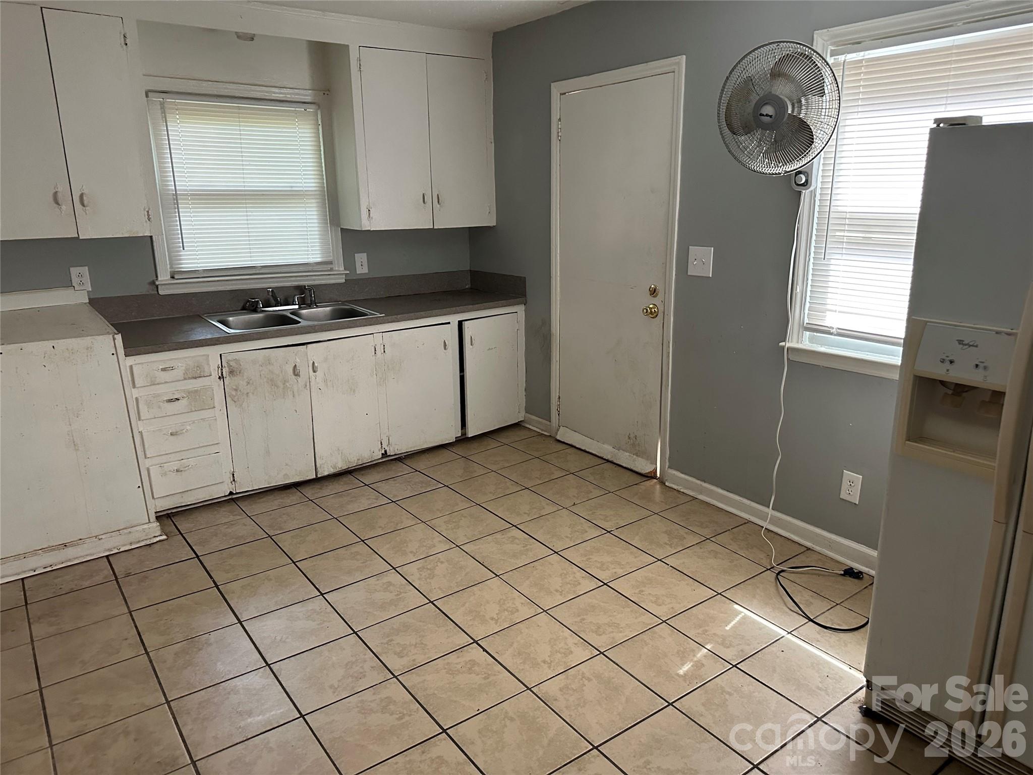 705 N Logan Street Property Photo 8