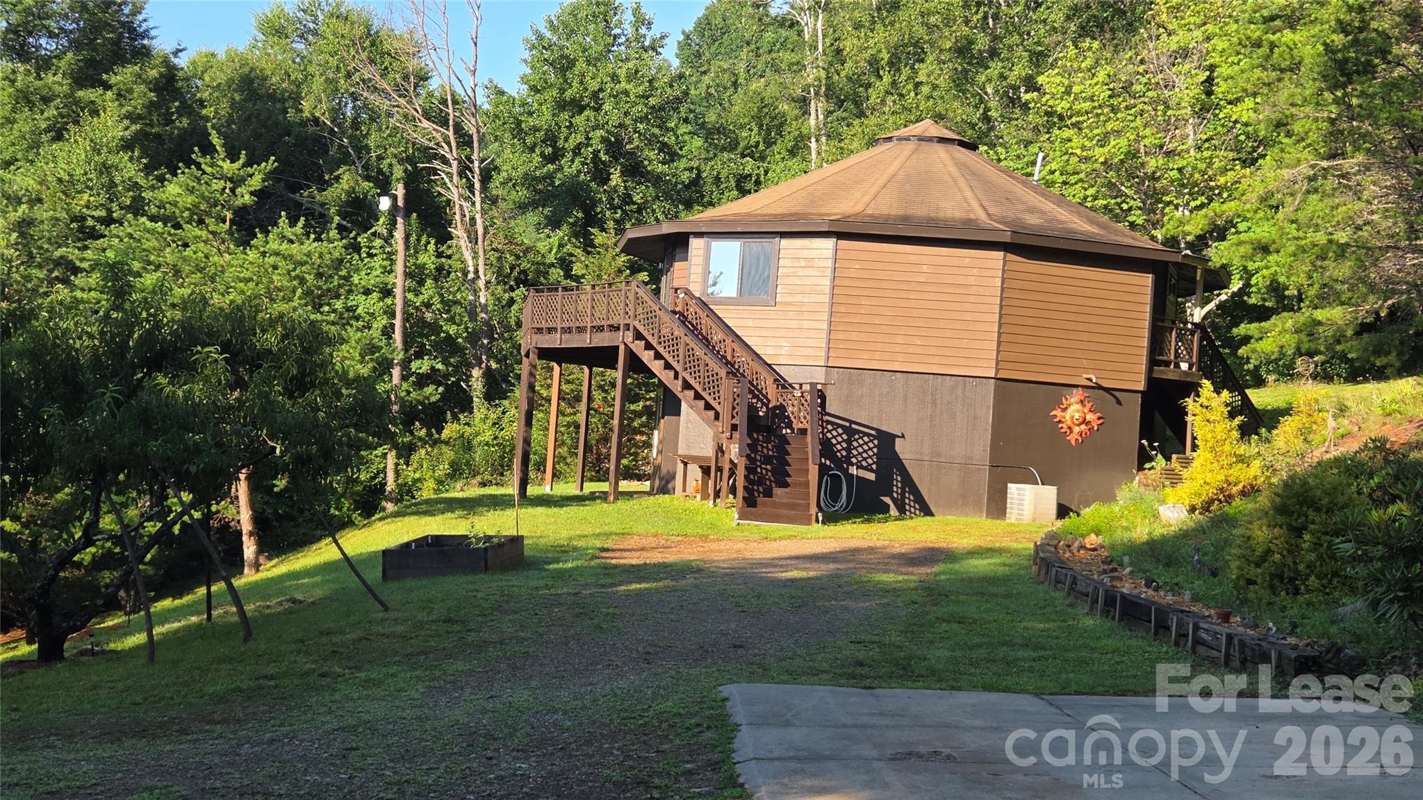 281 Bearwallow Trail Property Photo 1