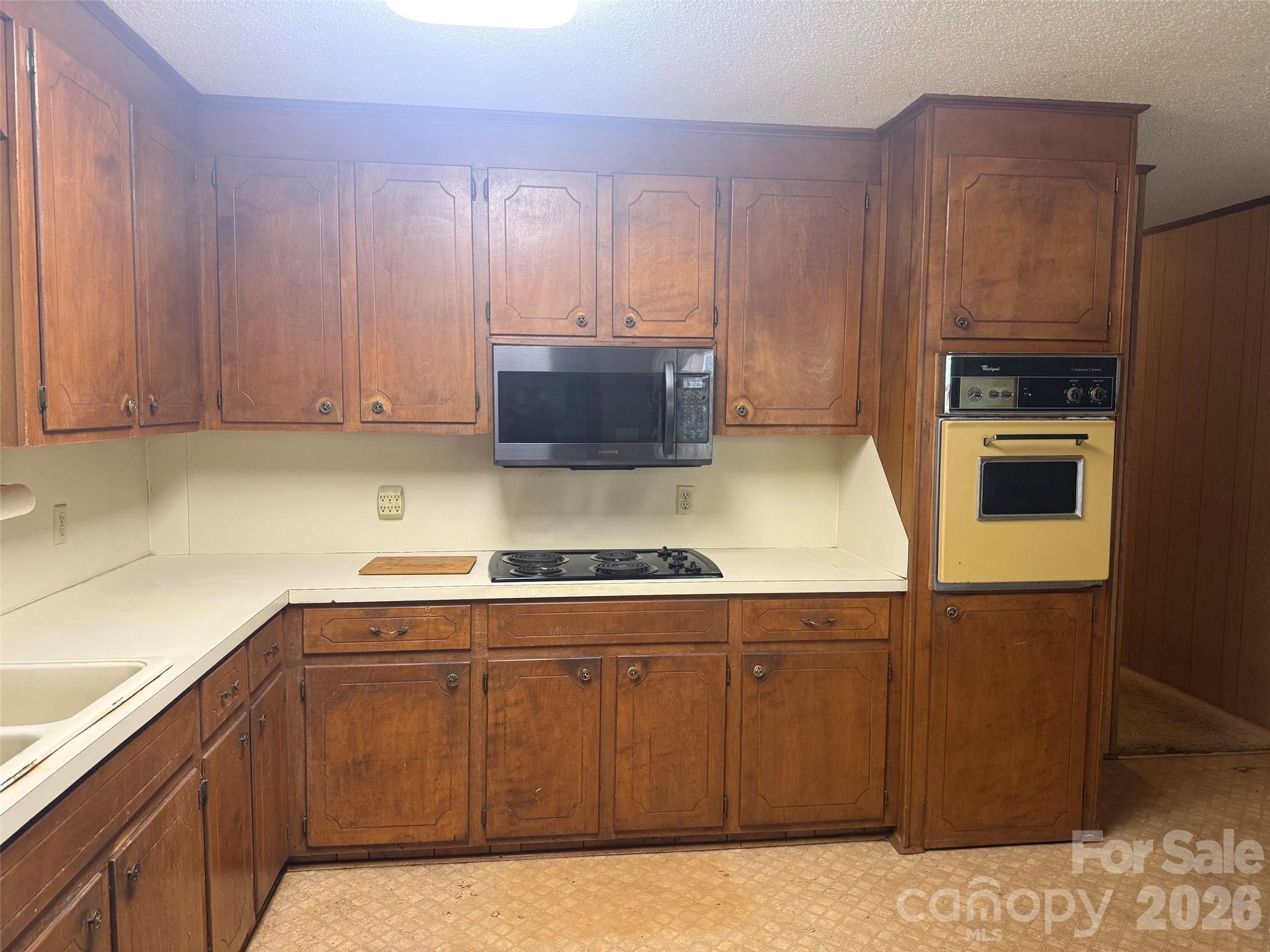511 E Church Street Property Photo 4