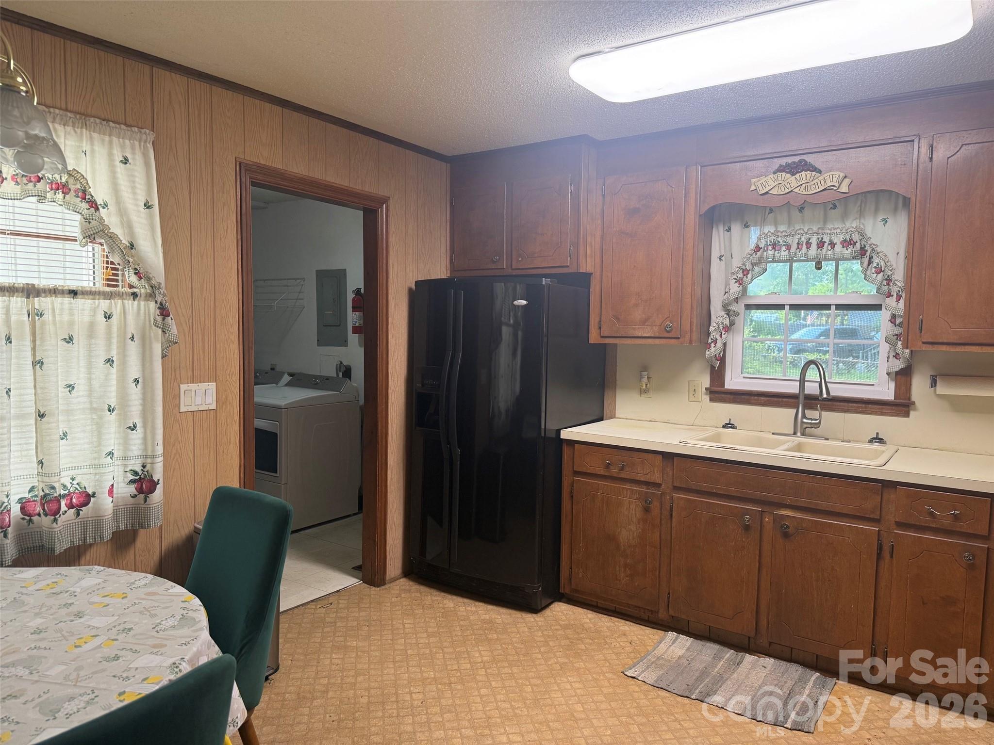 511 E Church Street Property Photo 7