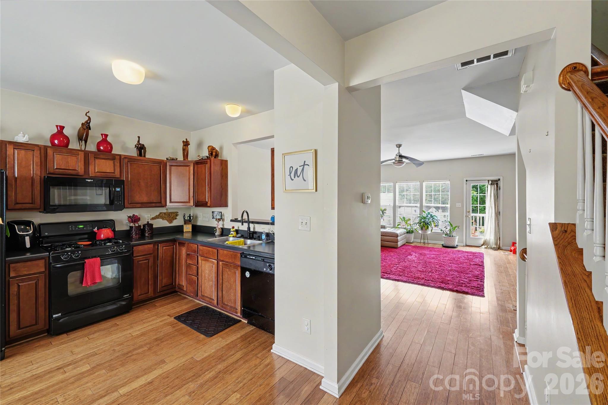 10221 Garrett Grigg Road Property Photo 9