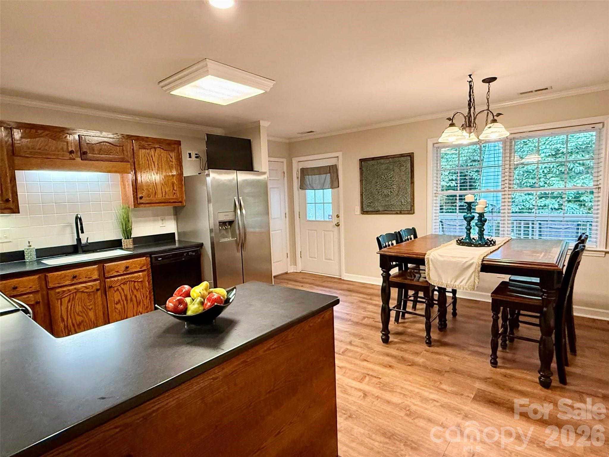 2013 Silvertip Court Property Photo 4