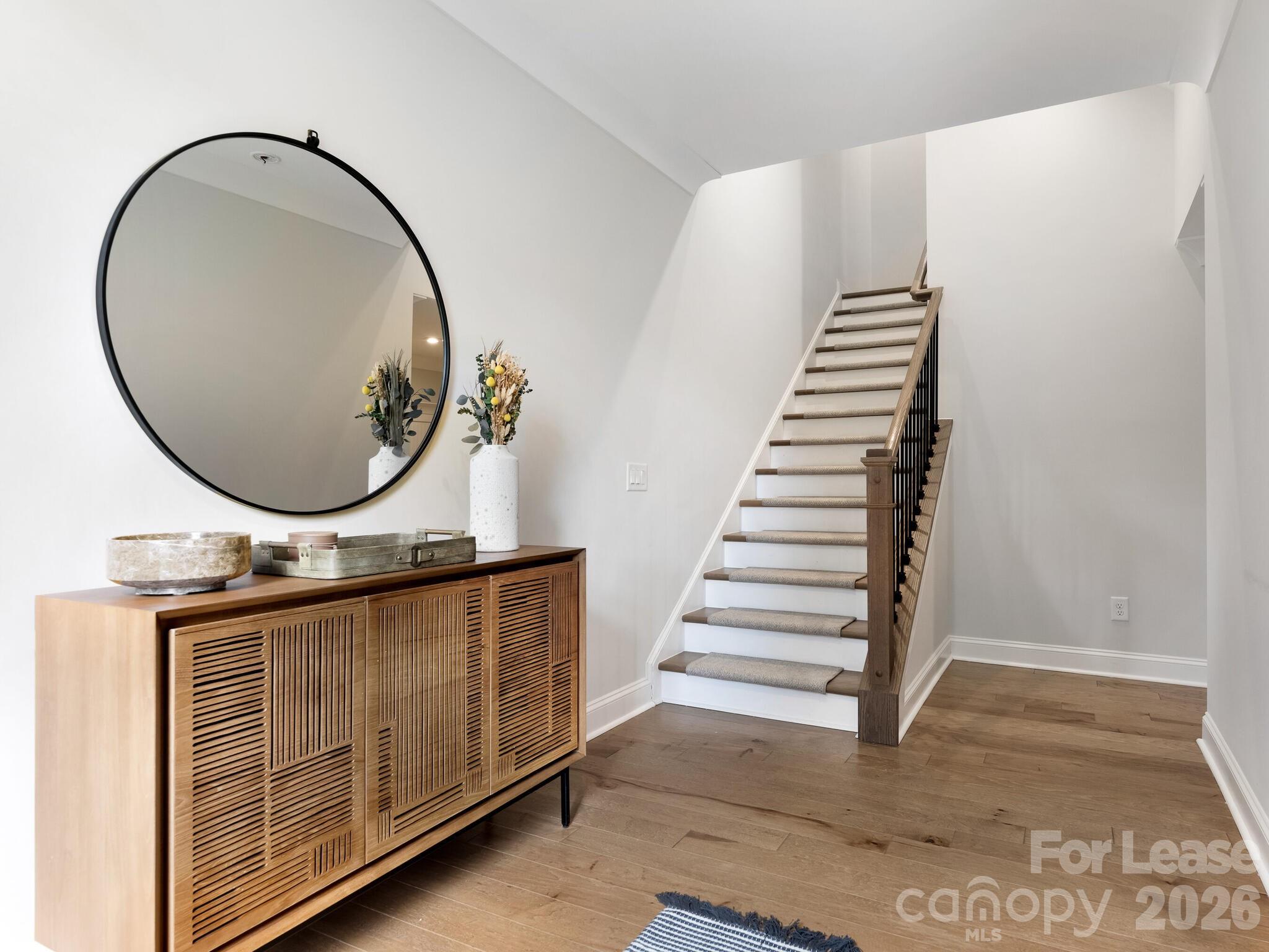 2555 Deacon Avenue Property Photo 4
