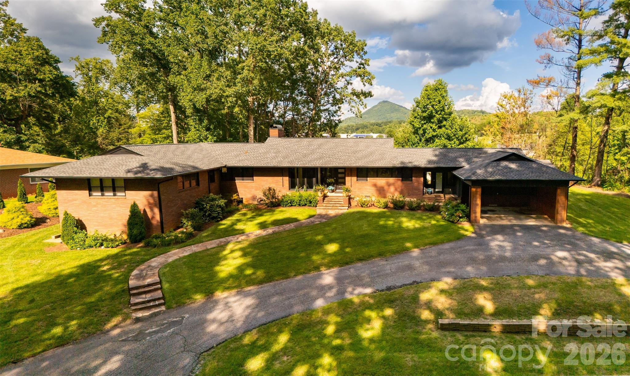 167 Maehill Place Property Photo 4