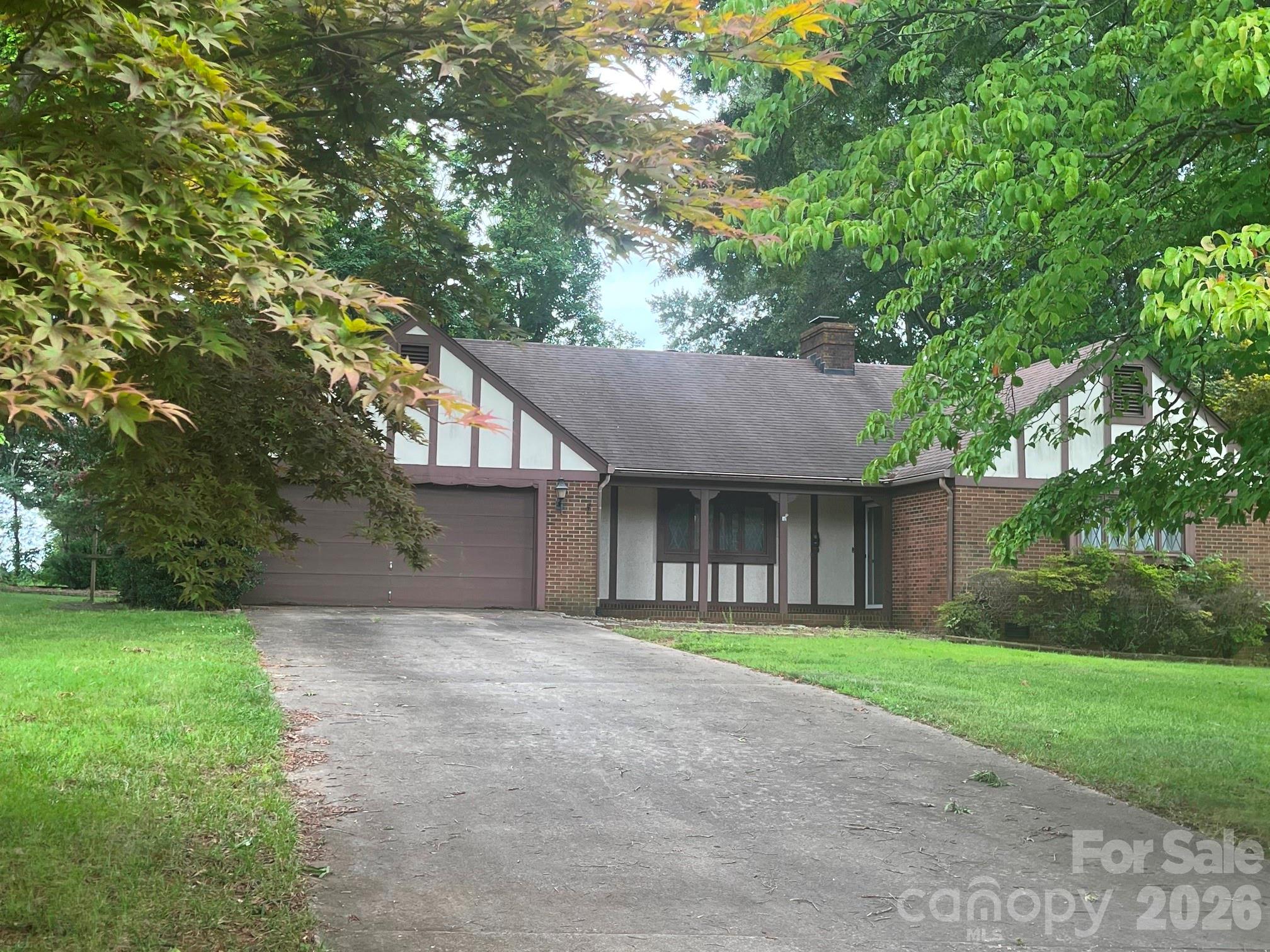 348 Hillsboro Road Property Photo 1