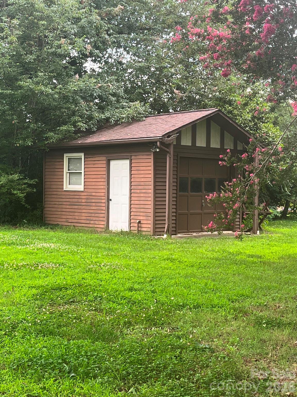 348 Hillsboro Road Property Photo 5
