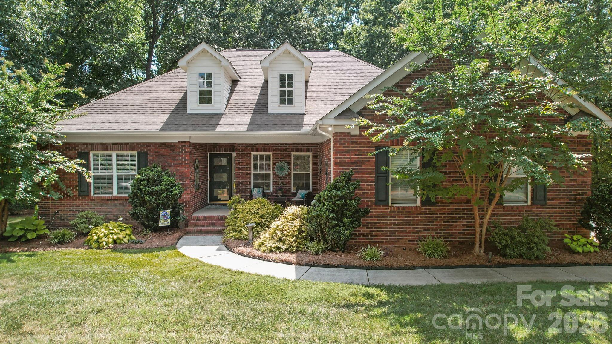 2905 Telefair Lane Property Photo 1