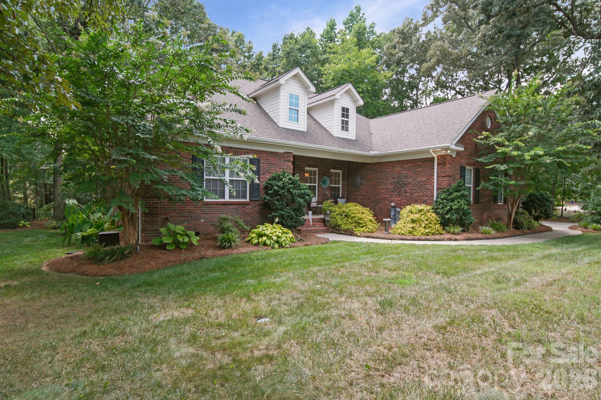 2905 Telefair Lane Property Photo 2