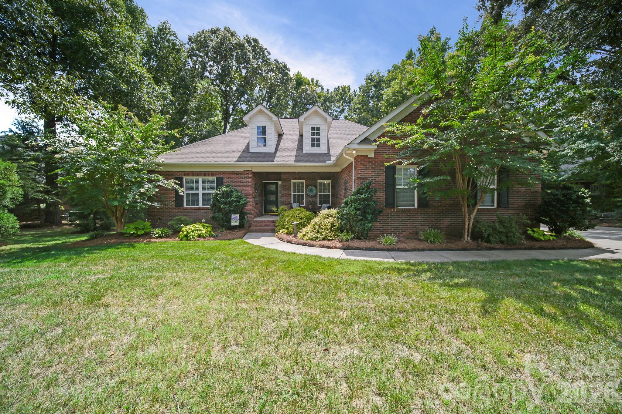 2905 Telefair Lane Property Photo 3