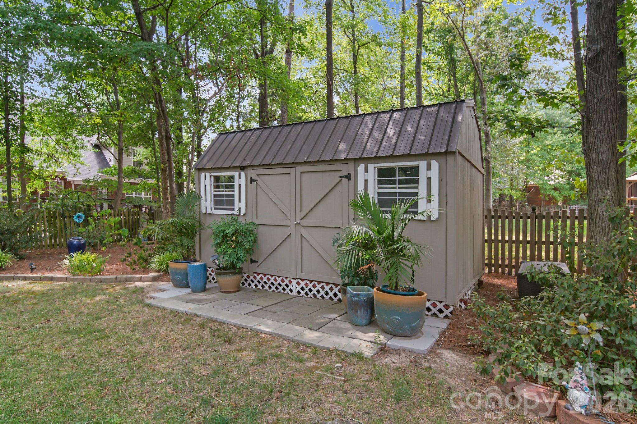 2905 Telefair Lane Property Photo 17