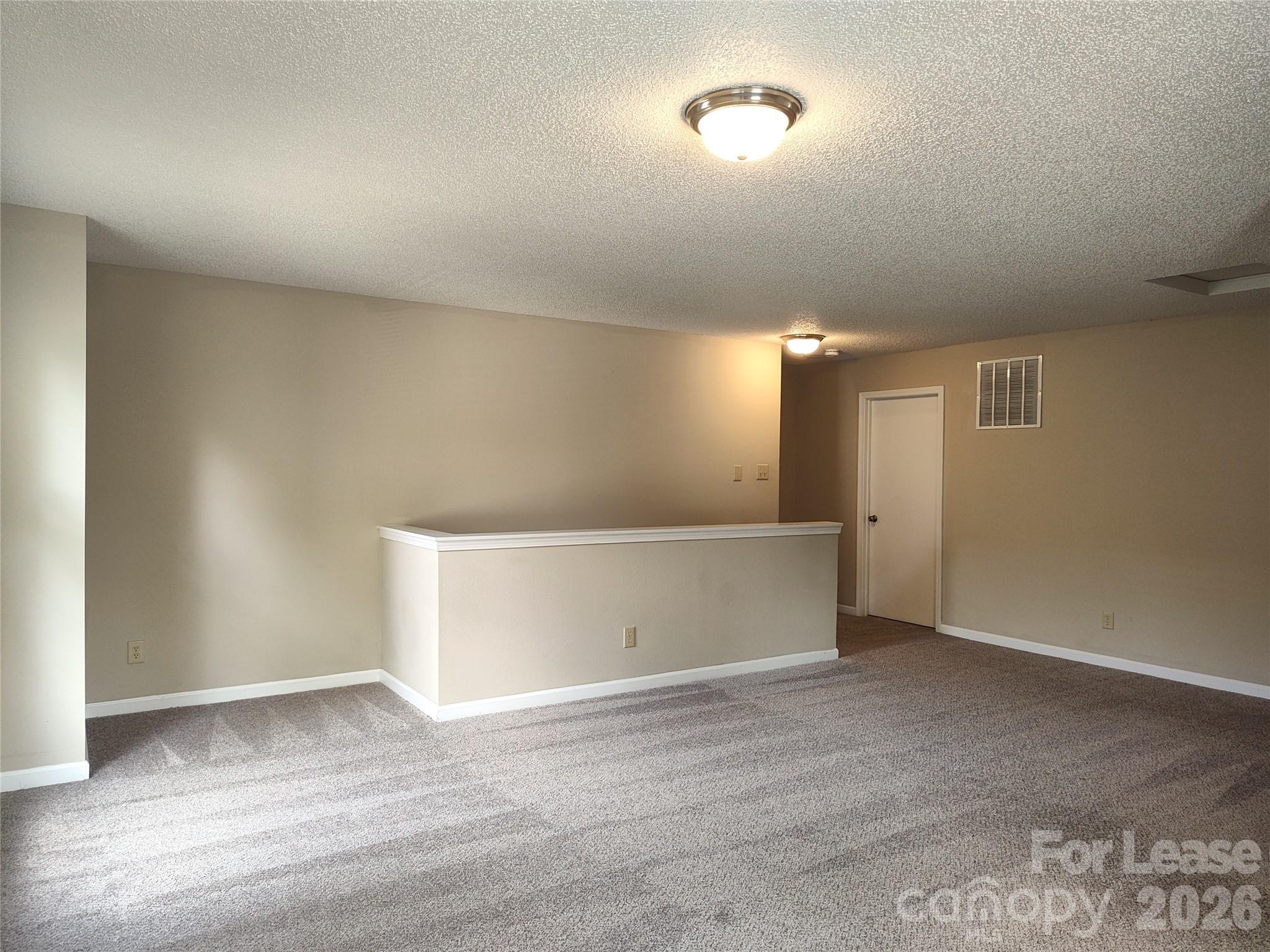 2038 Dunsmore Lane Property Photo 12