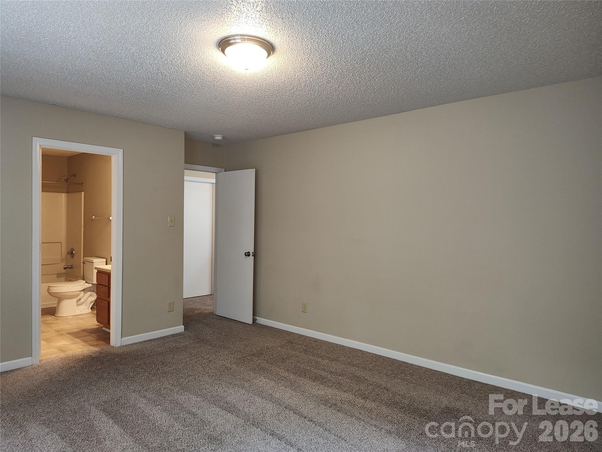 2038 Dunsmore Lane Property Photo 14