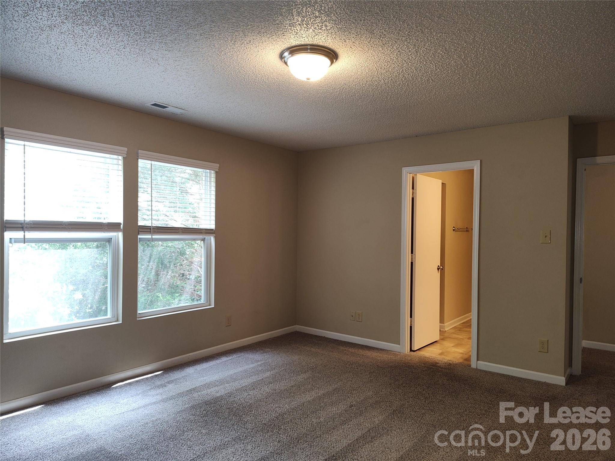 2038 Dunsmore Lane Property Photo 16