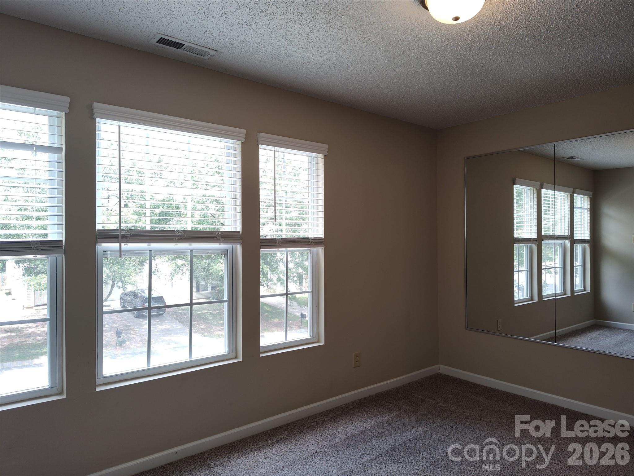 2038 Dunsmore Lane Property Photo 21
