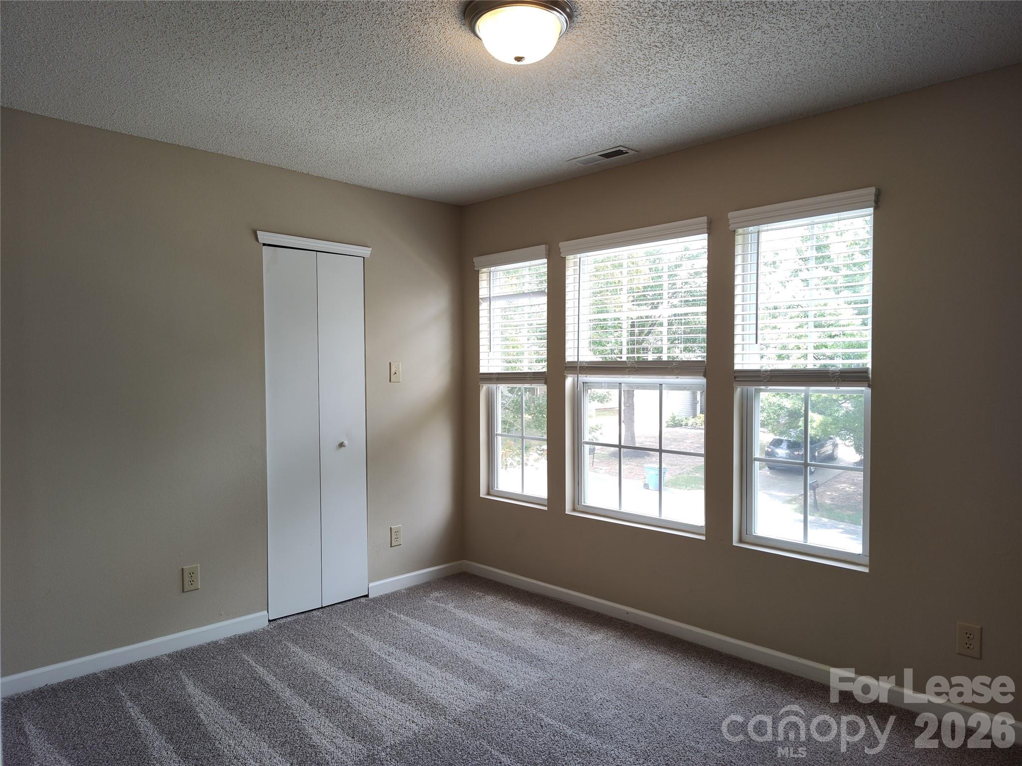 2038 Dunsmore Lane Property Photo 22