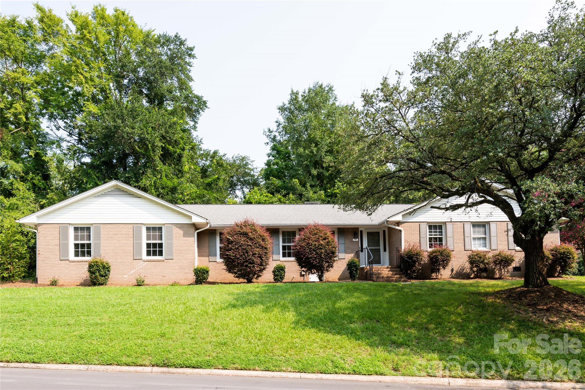 171 Suburban Avenue Property Photo 1