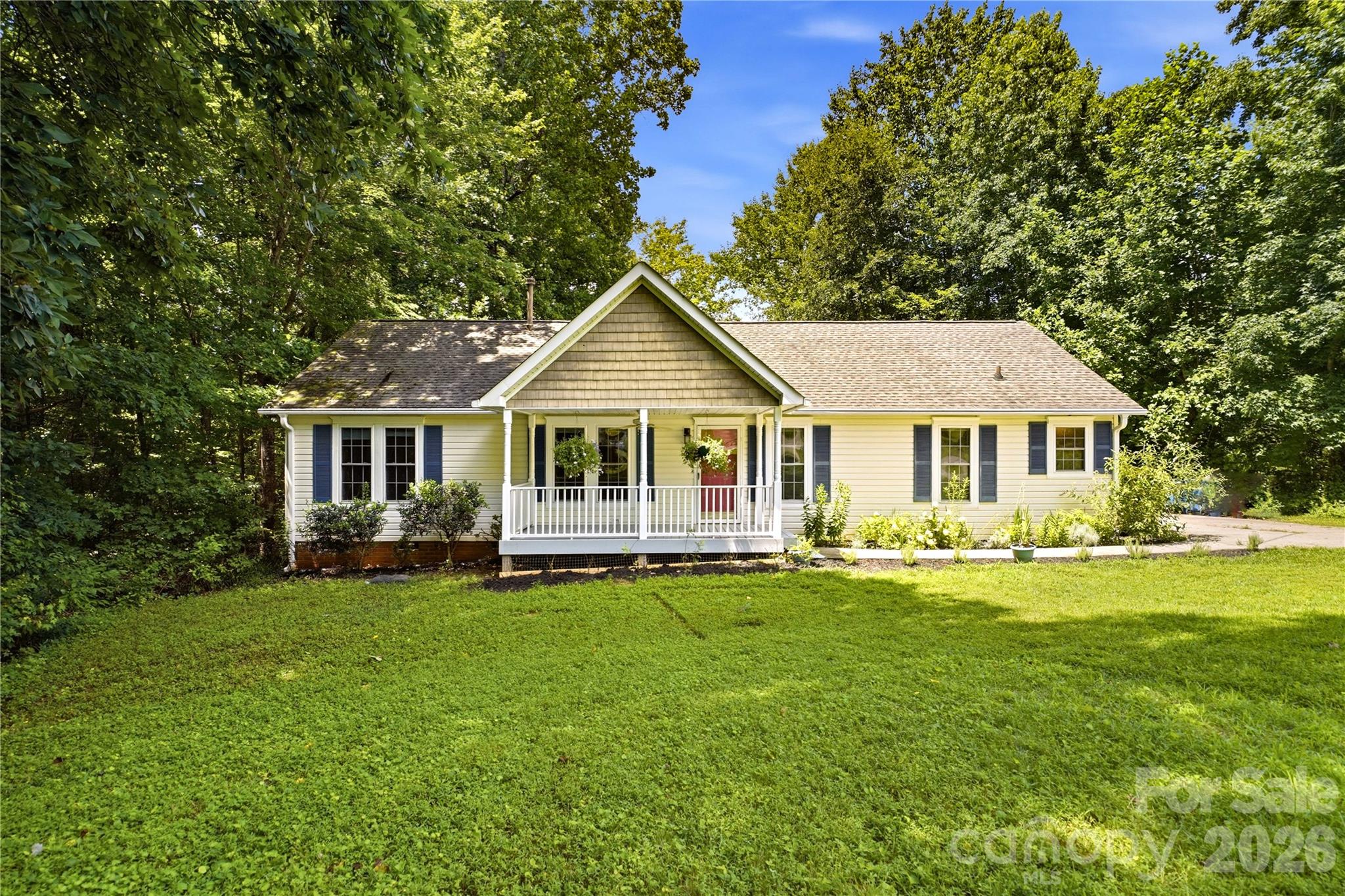 3555 Lake Bluff Drive Property Photo 2