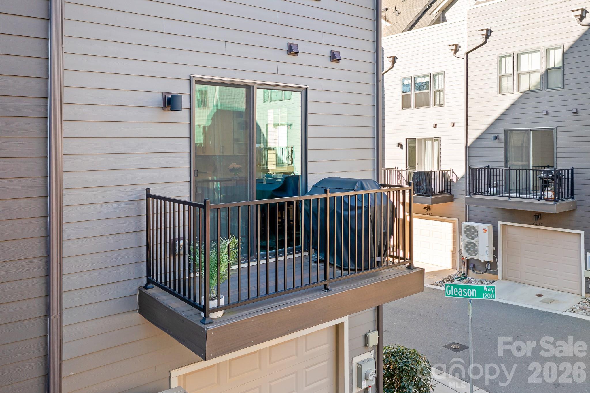 1226 Gleason Way Property Photo 10