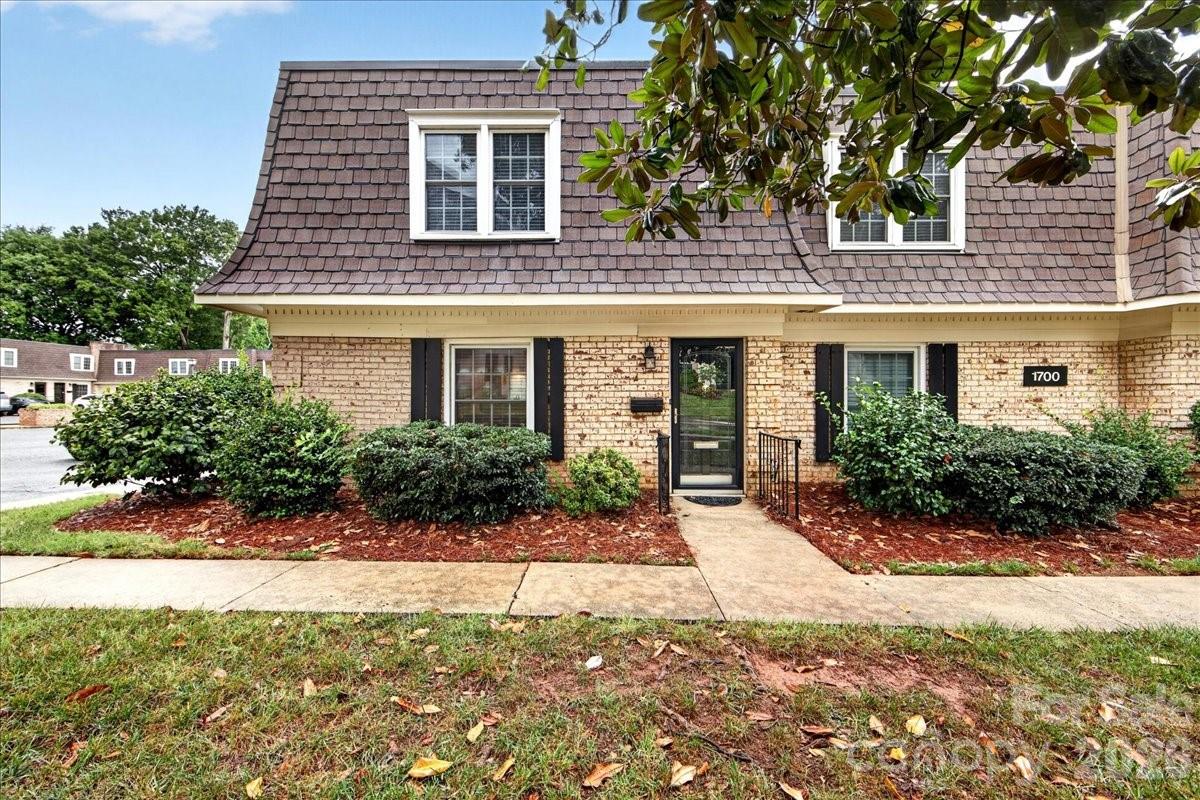 1700 Roxborough Road A Property Photo 5