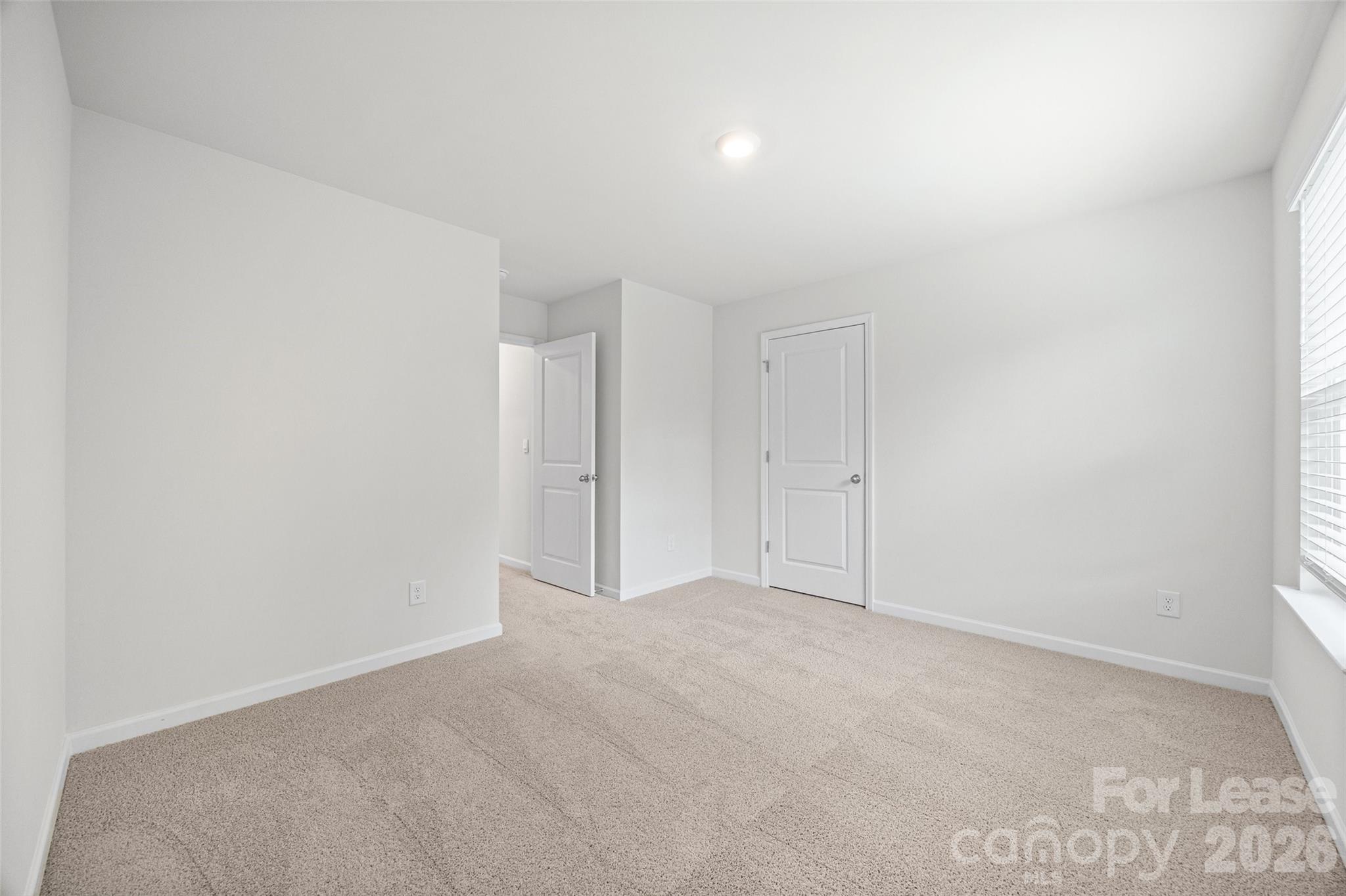 1010 Two Brothers Lane Property Photo 14