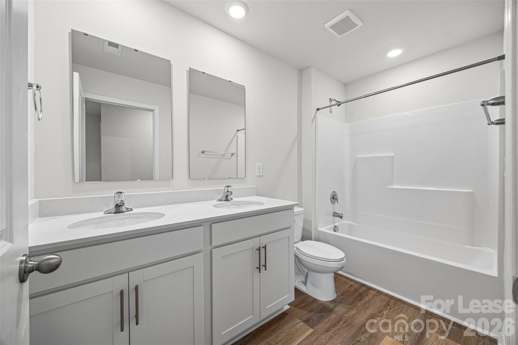 1010 Two Brothers Lane Property Photo 15