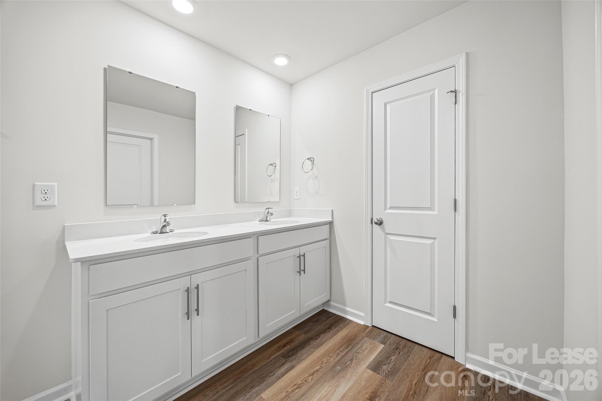 1010 Two Brothers Lane Property Photo 18