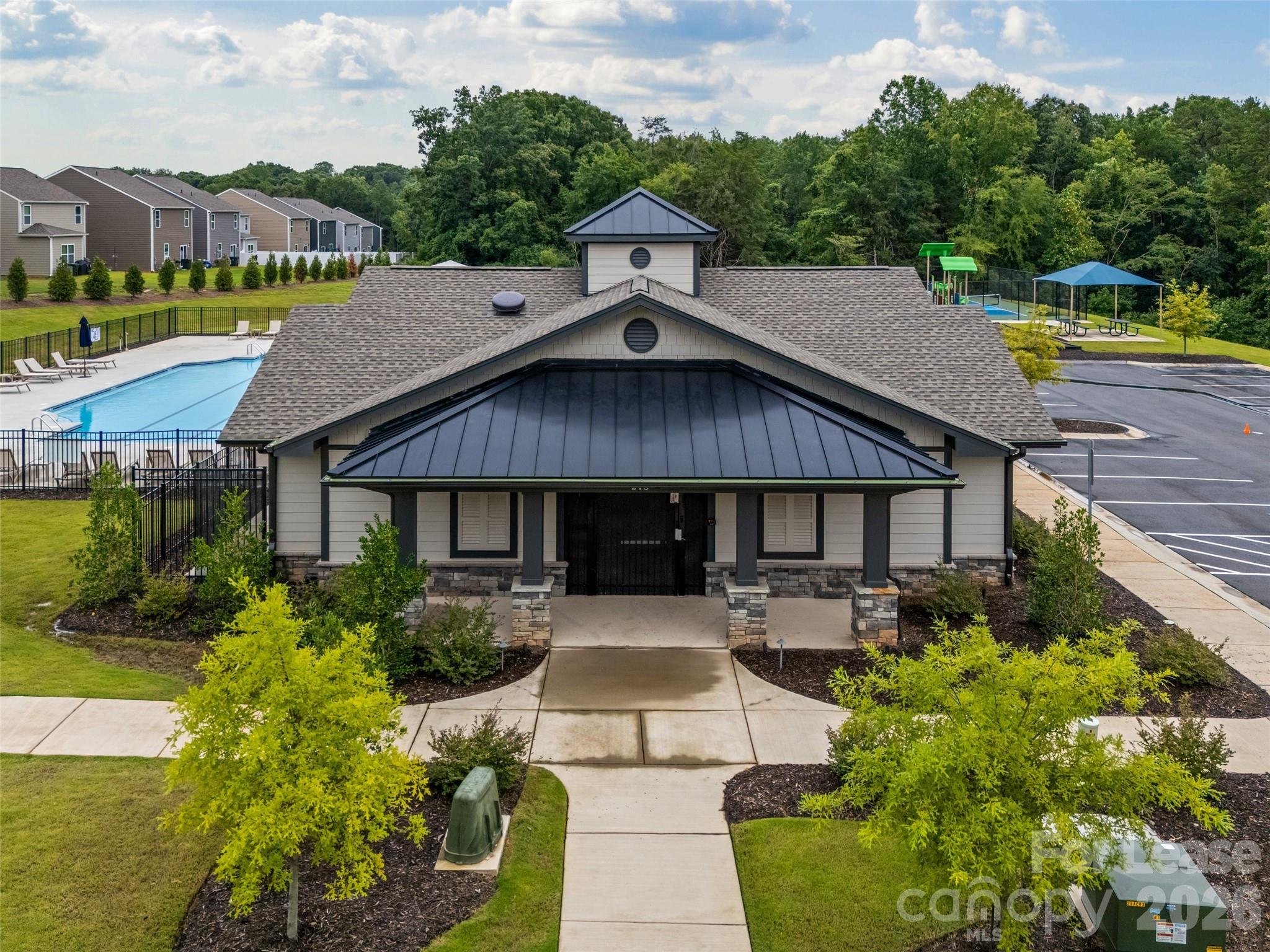 1010 Two Brothers Lane Property Photo 41