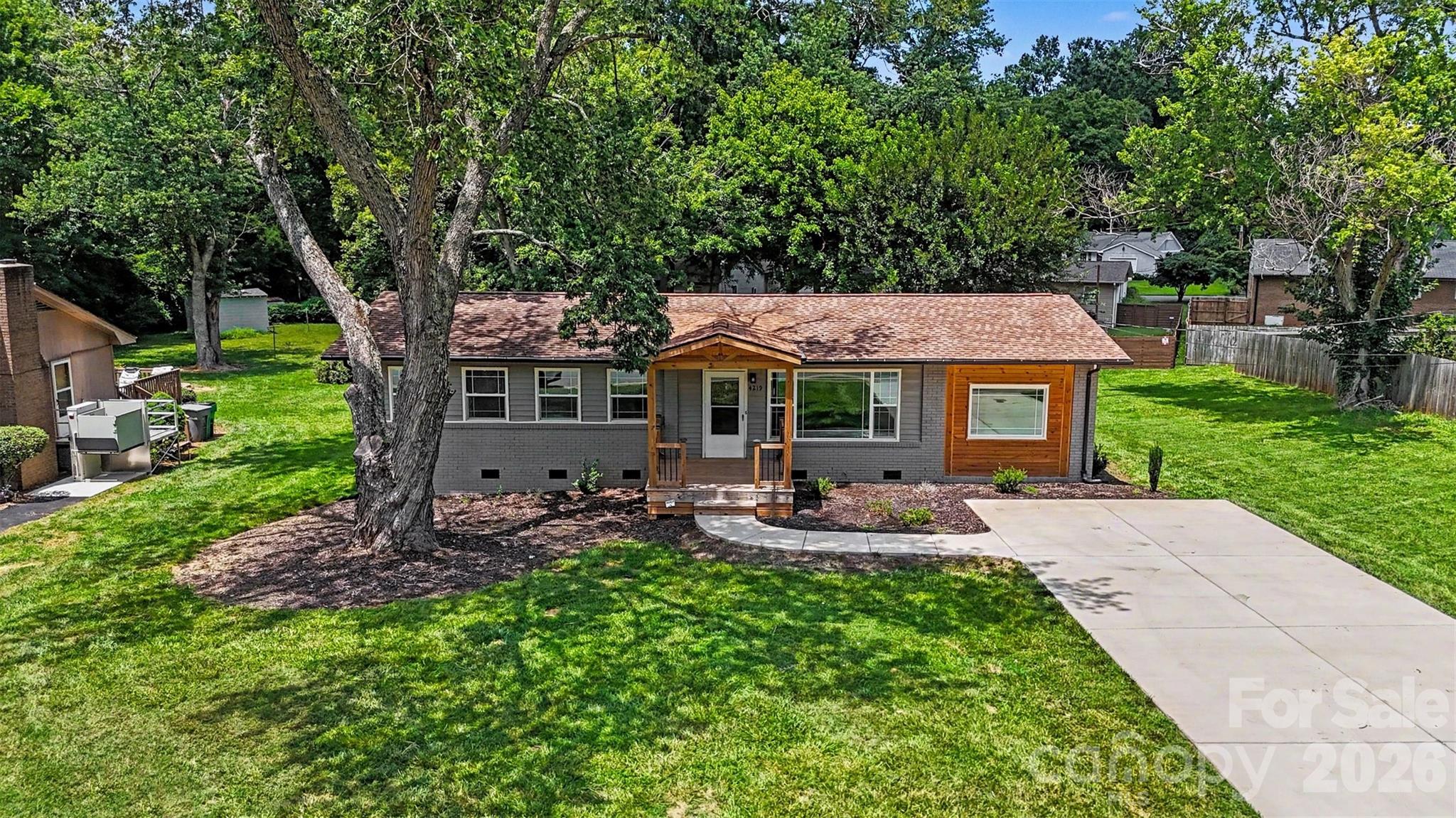 4219 Tipperary Place Property Photo 2