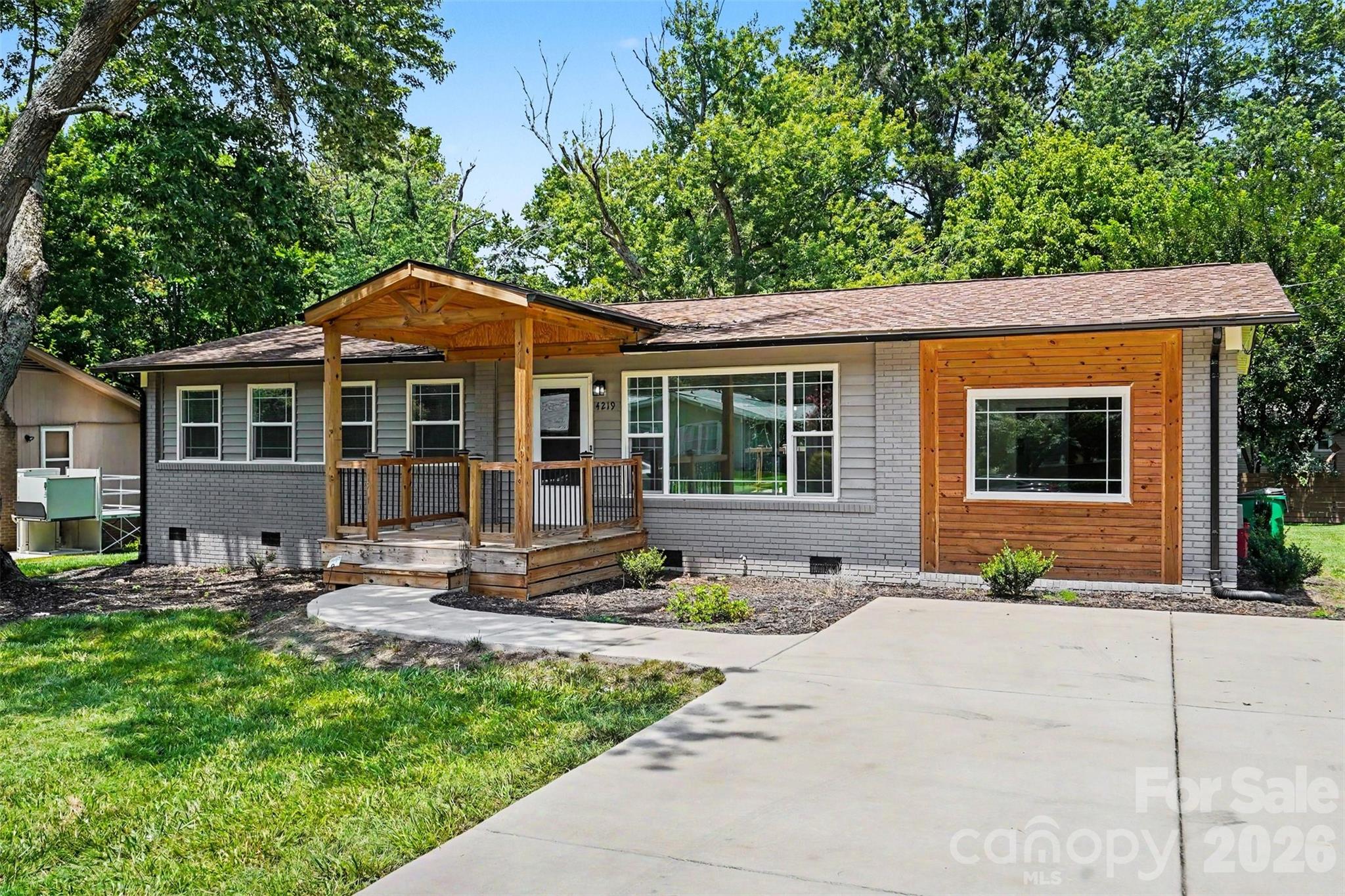 4219 Tipperary Place Property Photo 3