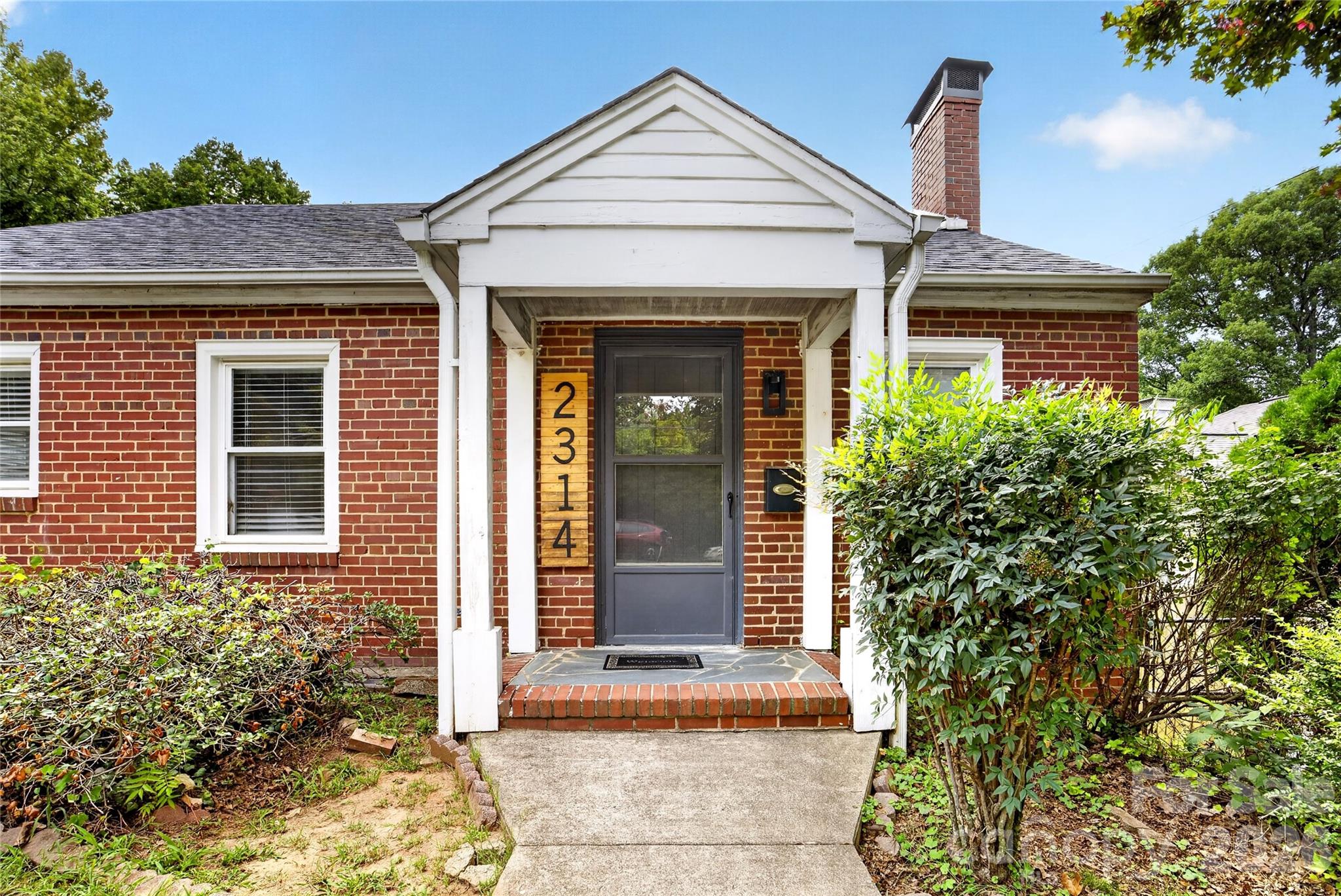 2314 S Broad Street Property Photo 2