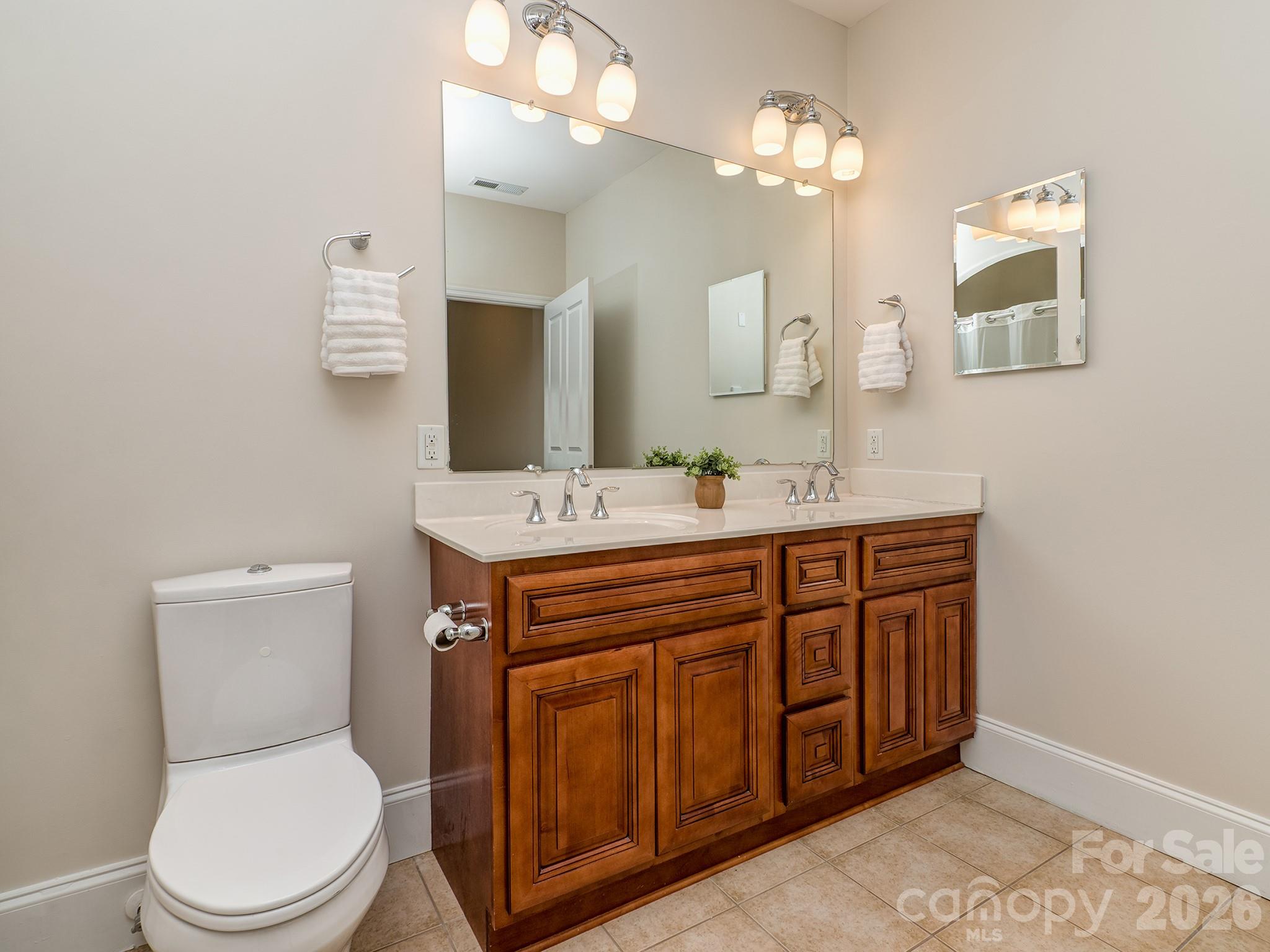 6605 Central Pacific Avenue 403 Property Photo 8