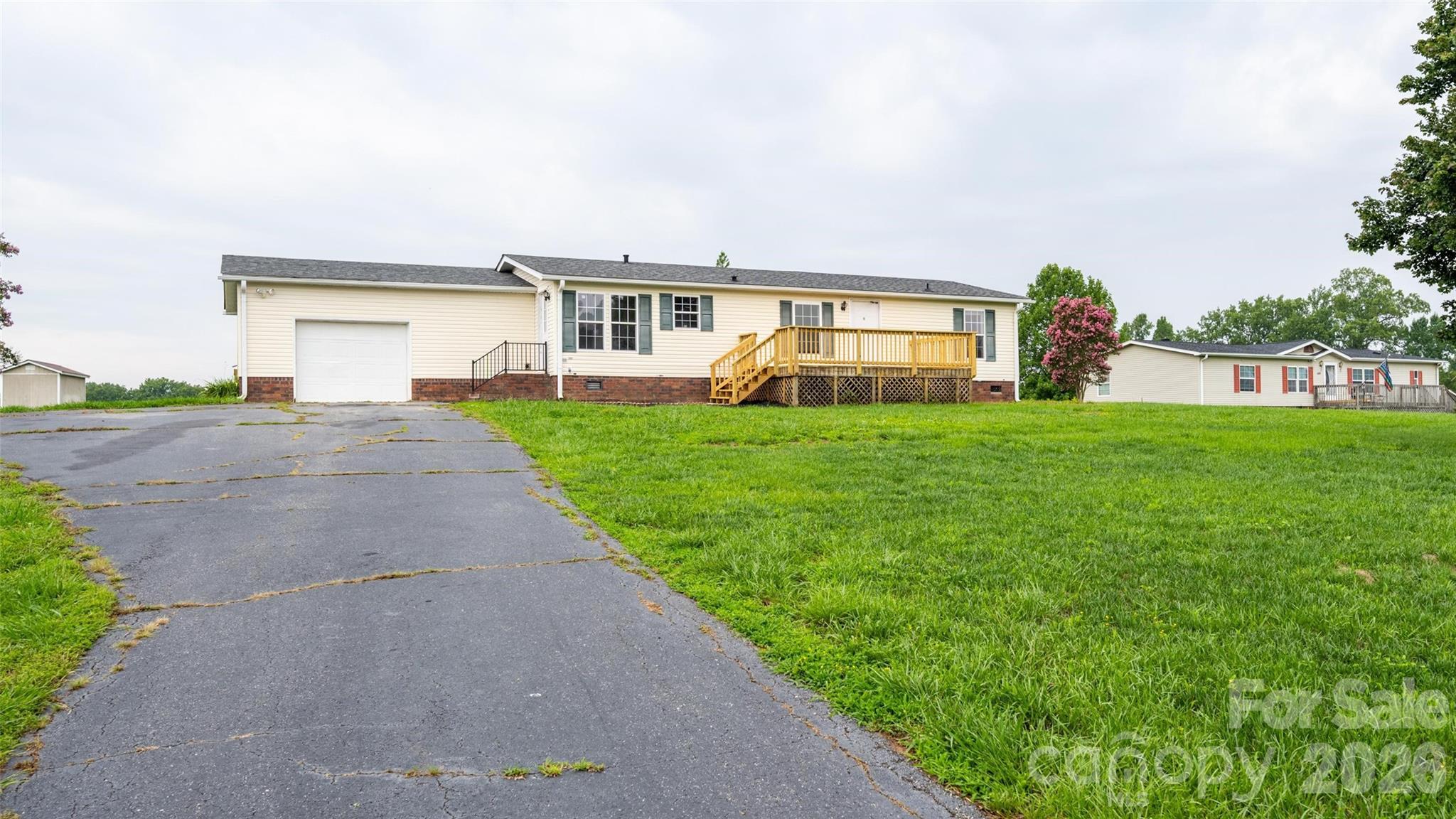 135 Howell Road Property Photo 2
