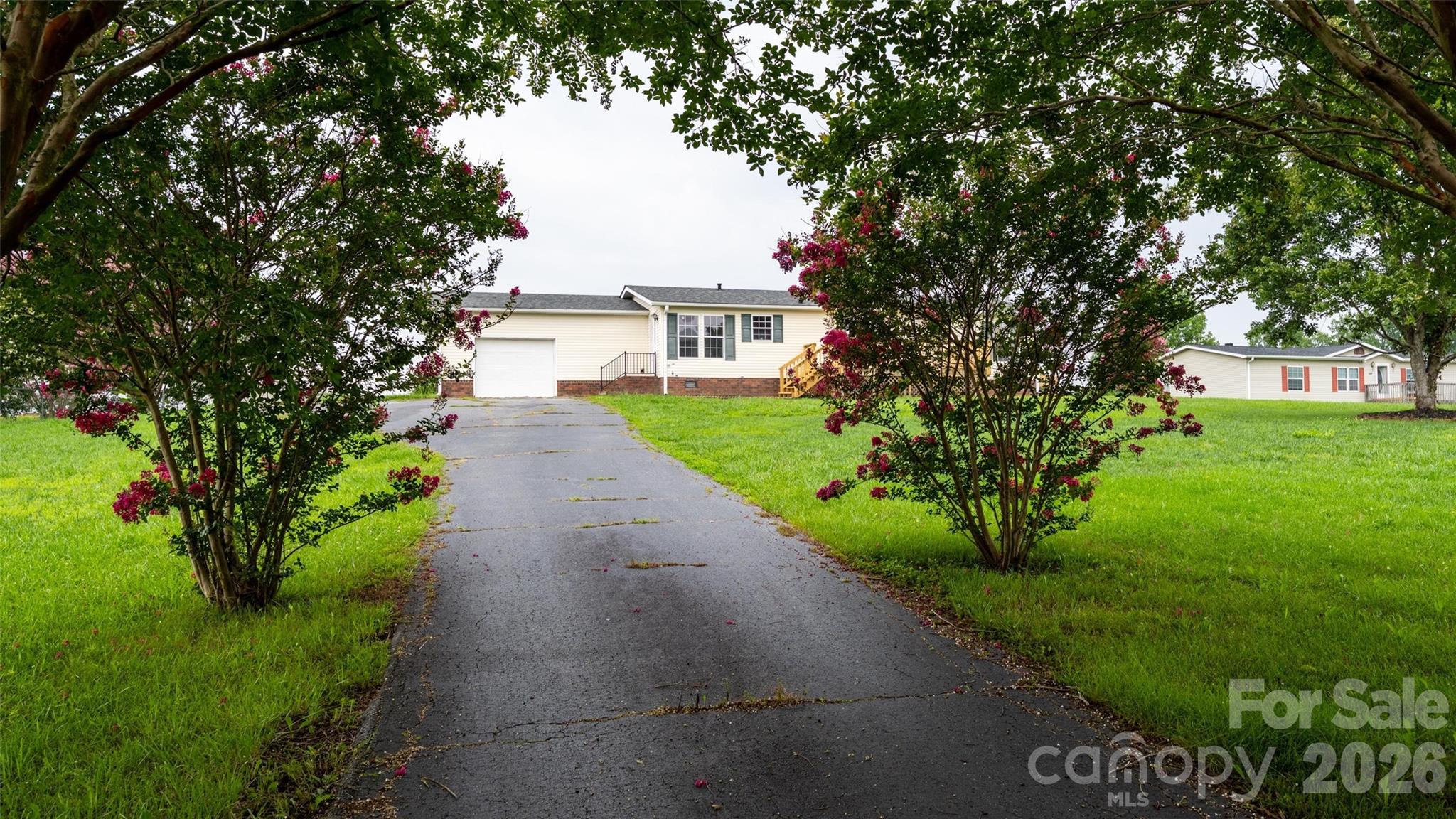 135 Howell Road Property Photo 3