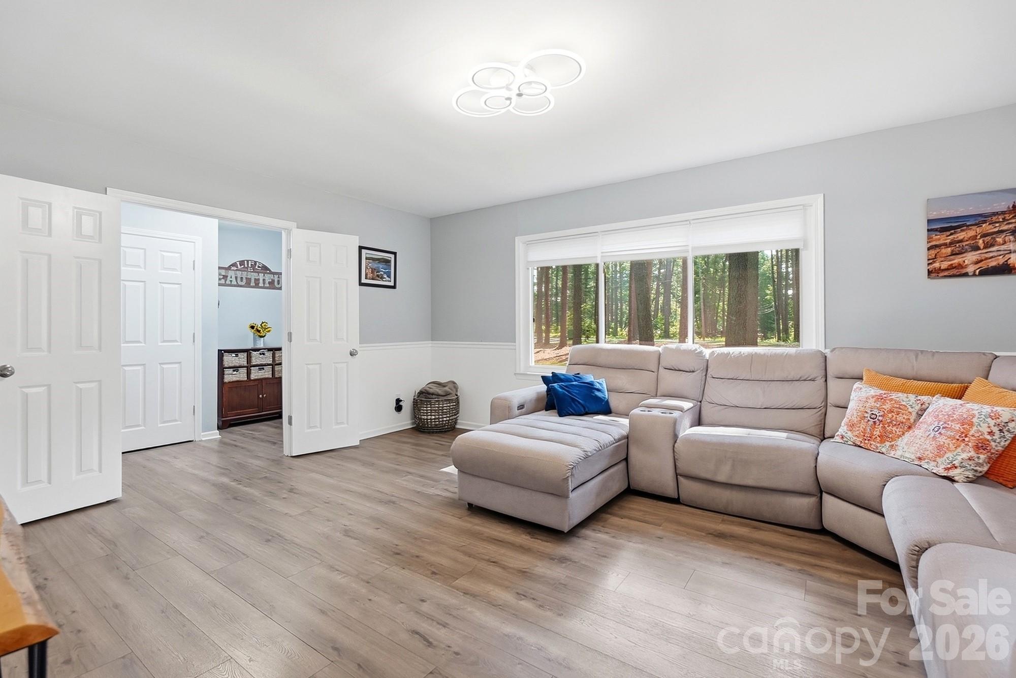11060 Teresia Lane Property Photo 7