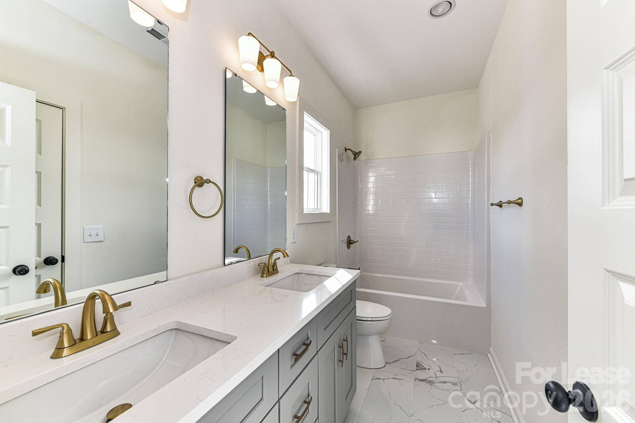 121 W F Street Property Photo 30