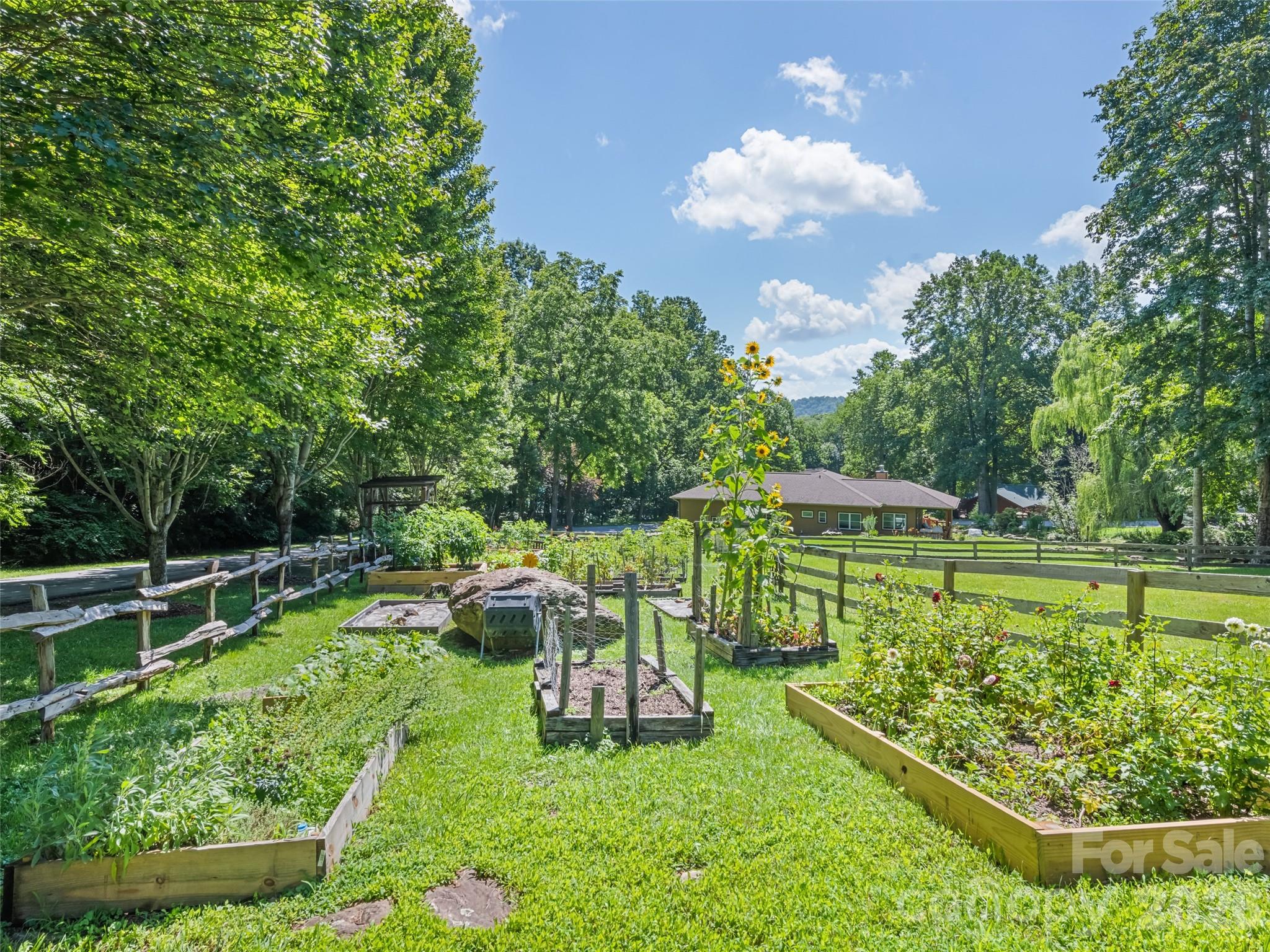 612 Brannon Forest Drive Property Photo 44