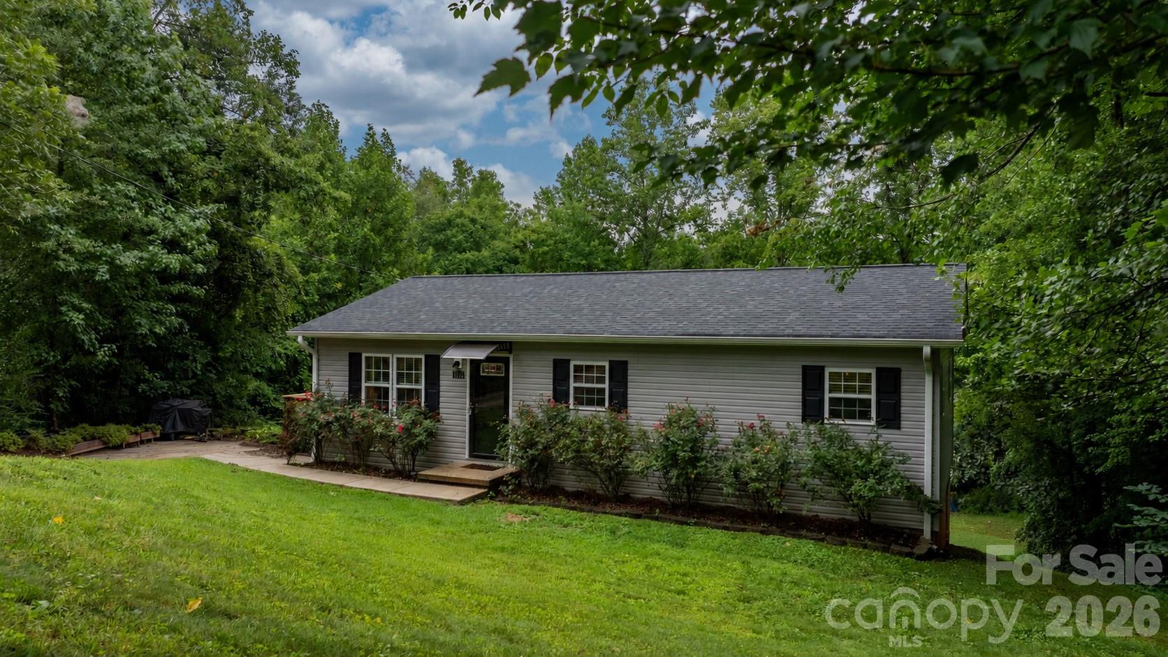 1172 Sunset Court Property Photo 1