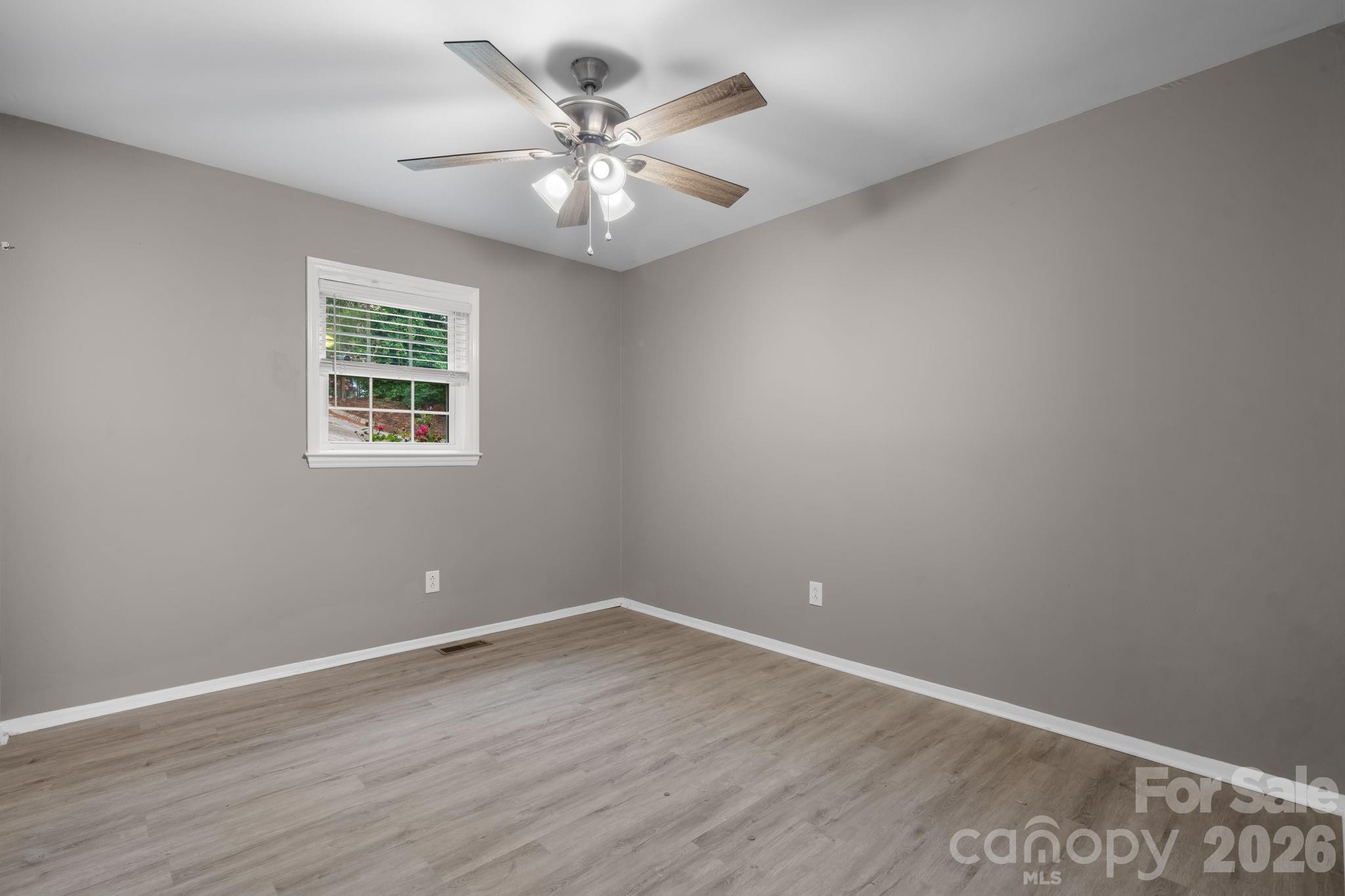 1172 Sunset Court Property Photo 13