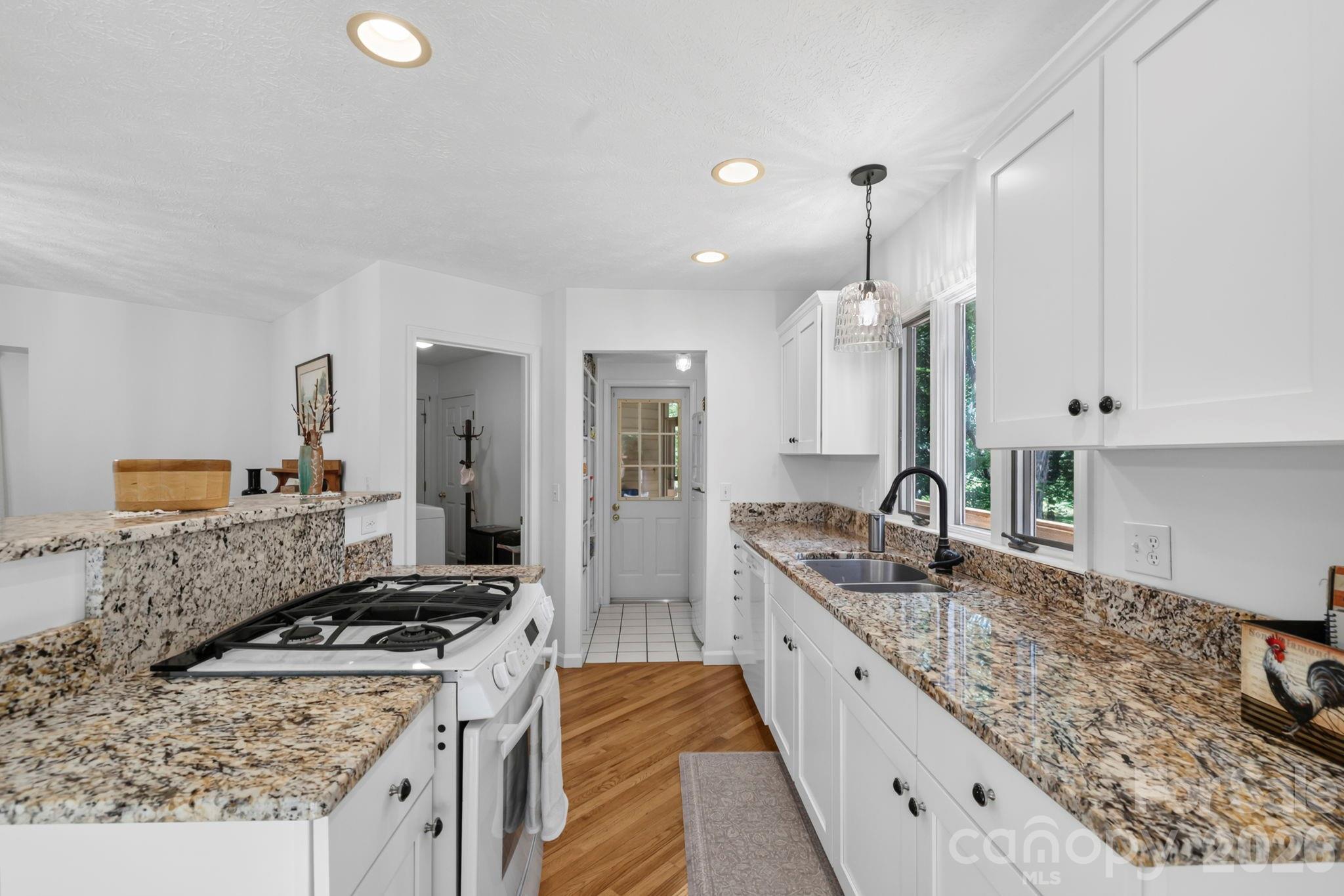 200 Newman Drive Property Photo 9