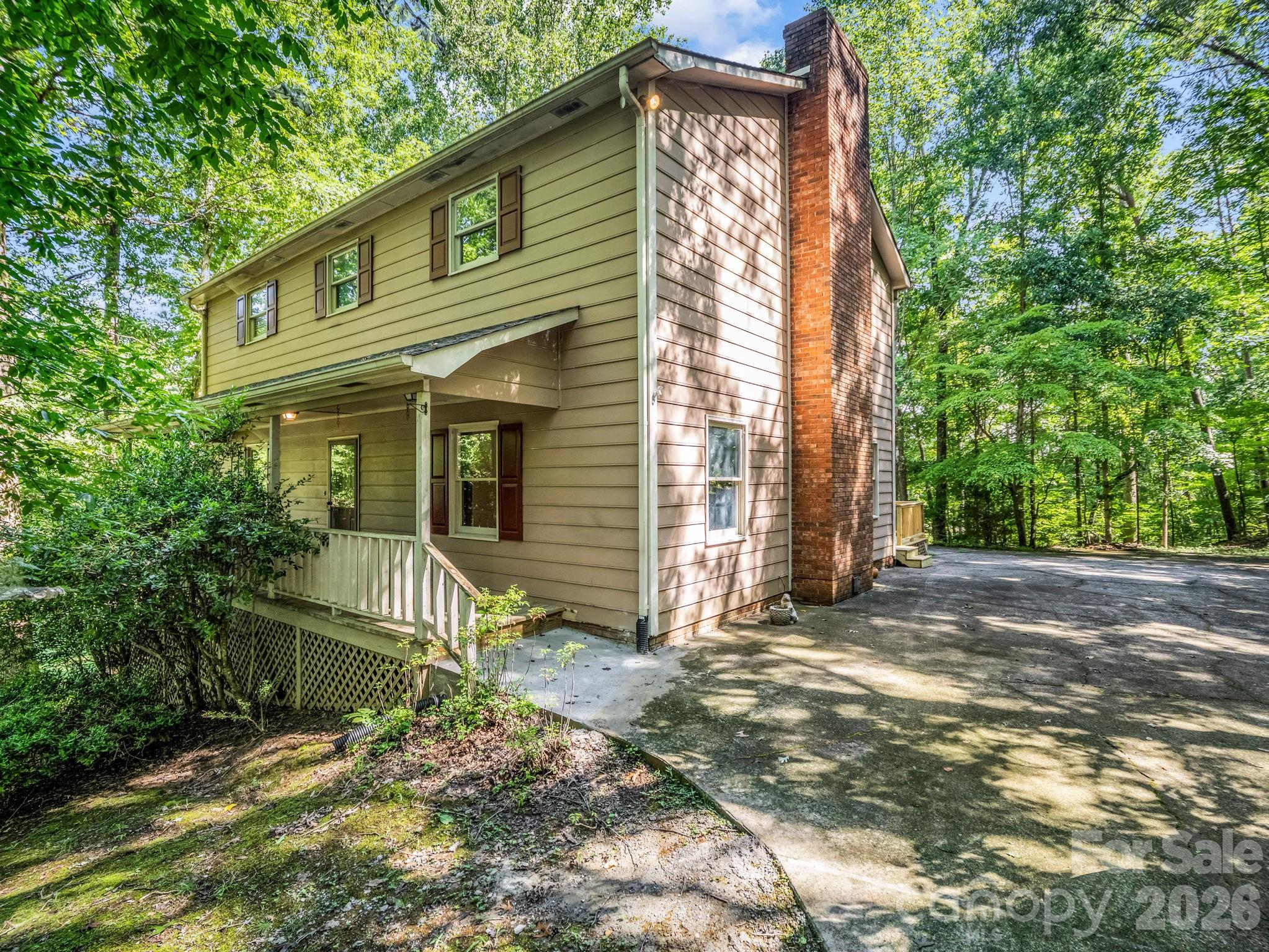 154 Breeze Hill Property Photo 1