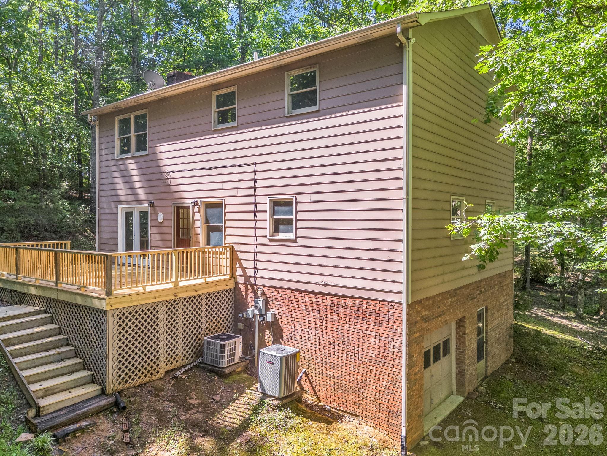 154 Breeze Hill Property Photo 5