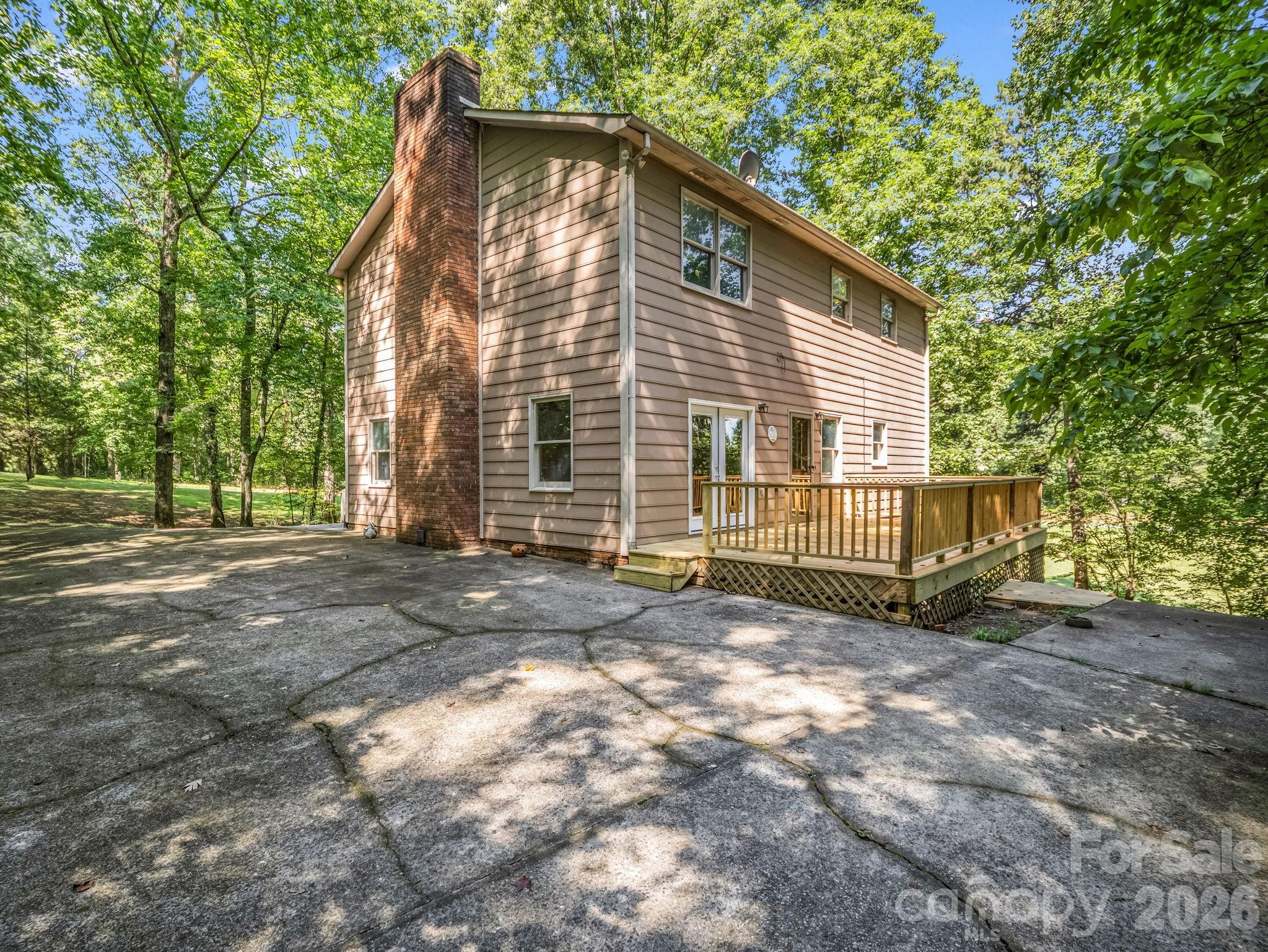 154 Breeze Hill Property Photo 6