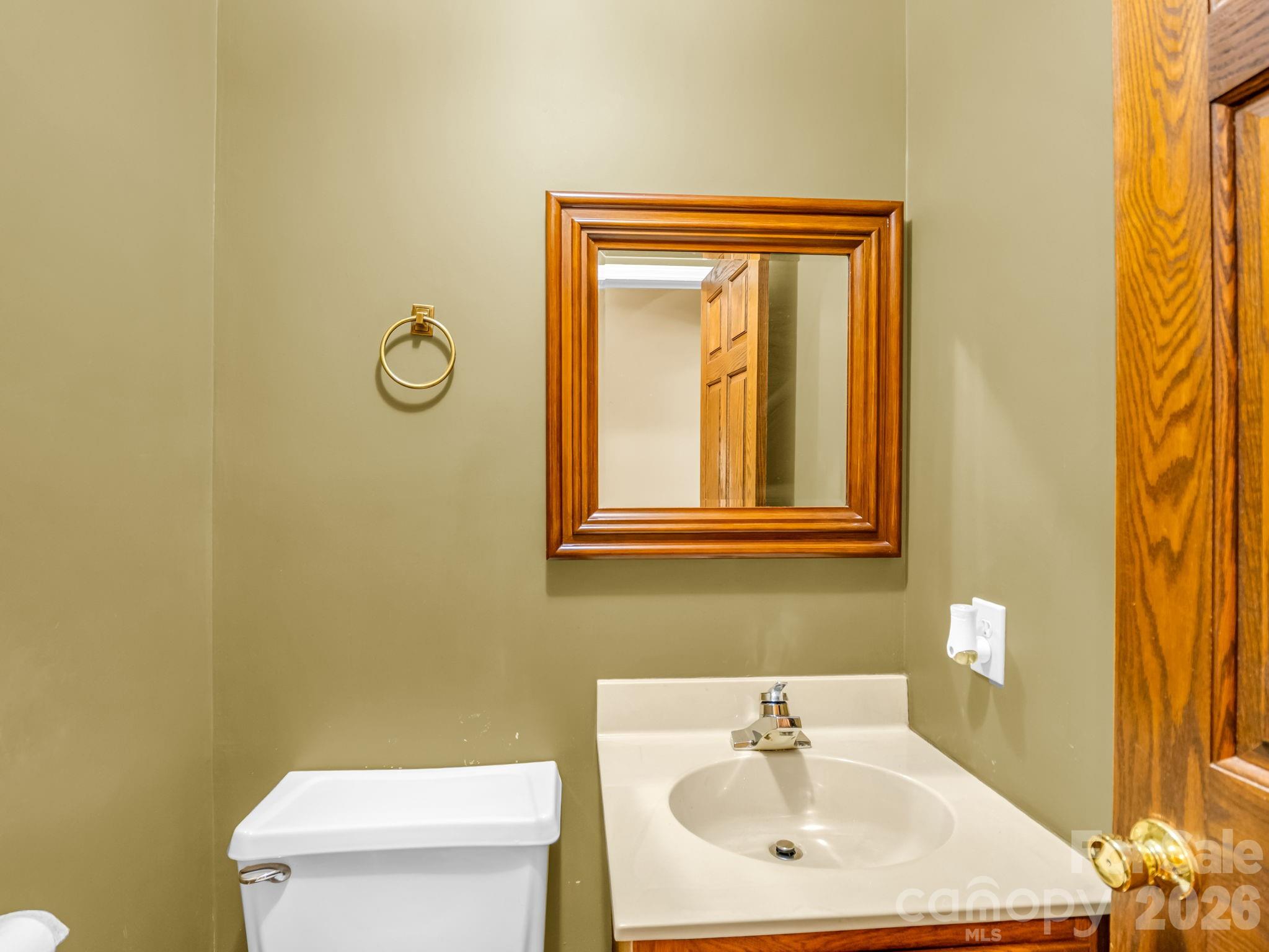154 Breeze Hill Property Photo 11