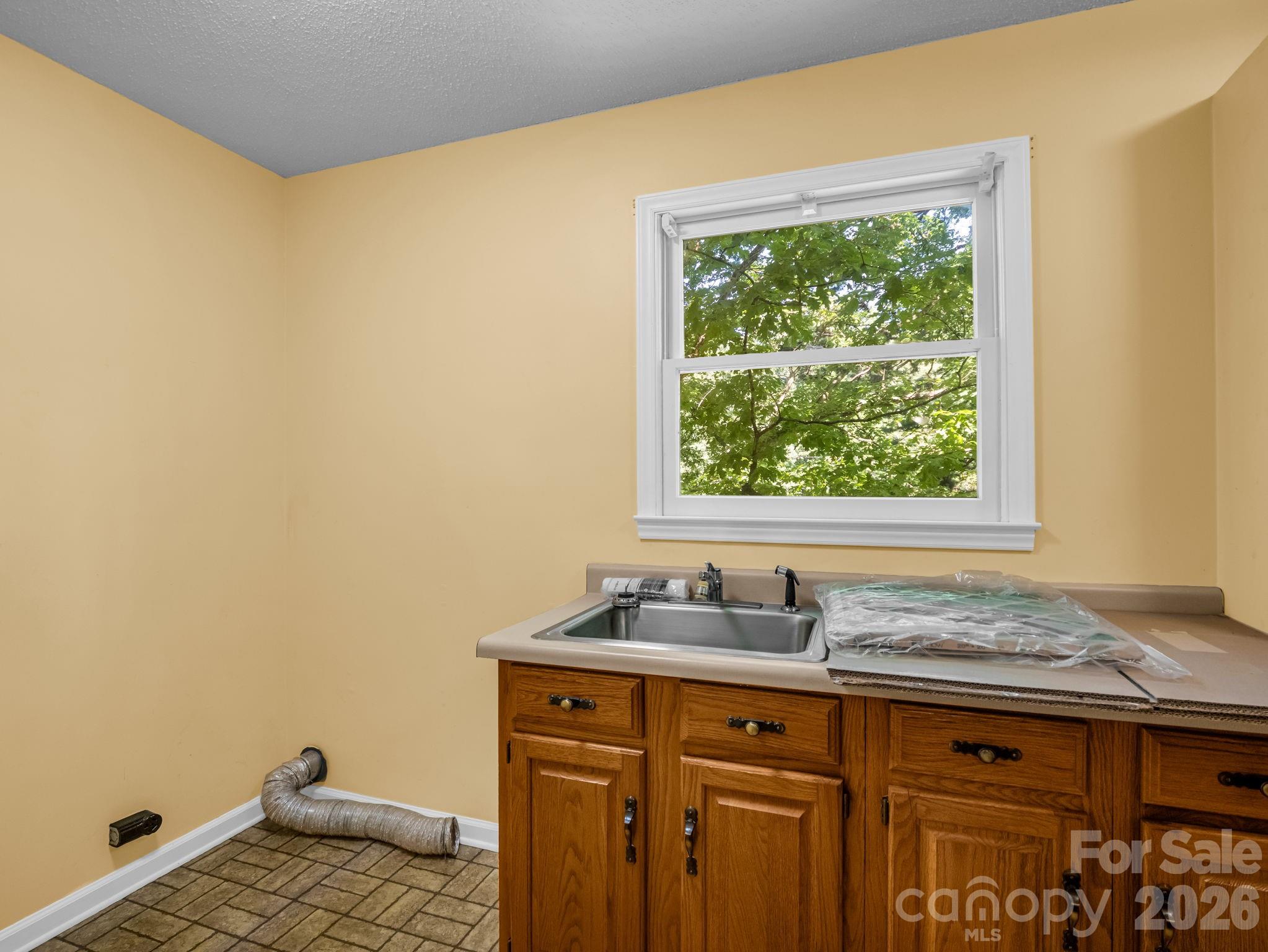 154 Breeze Hill Property Photo 24